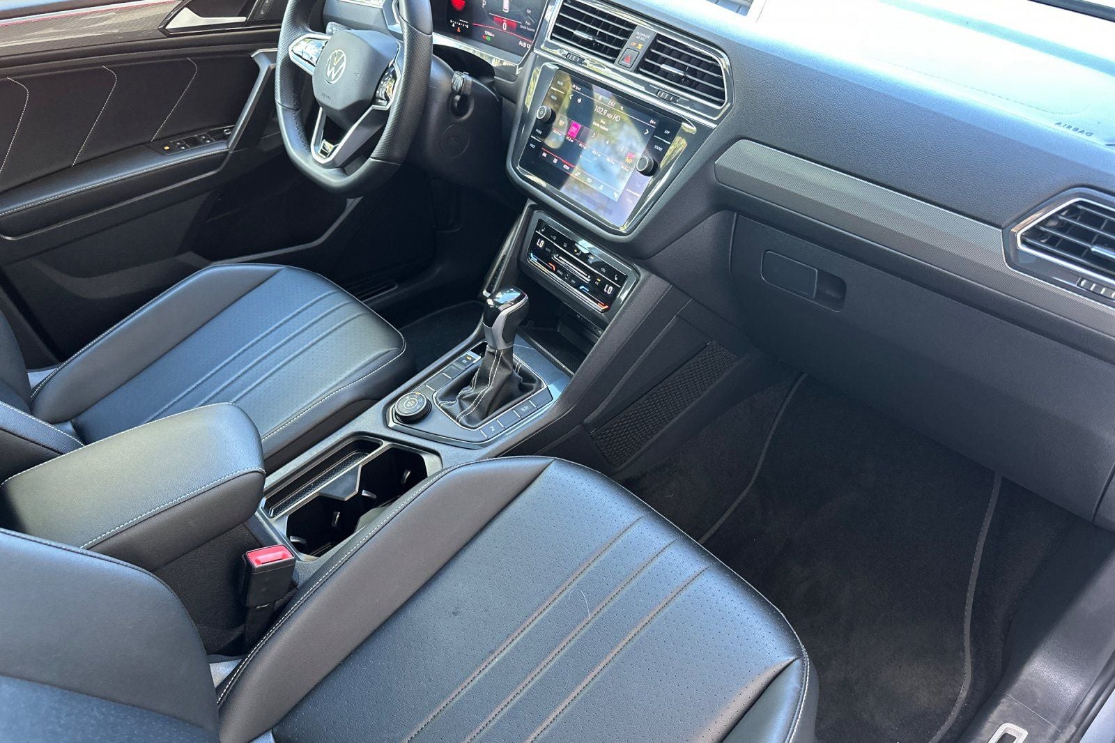 2023 Volkswagen Tiguan 2.0T SE R-Line Black