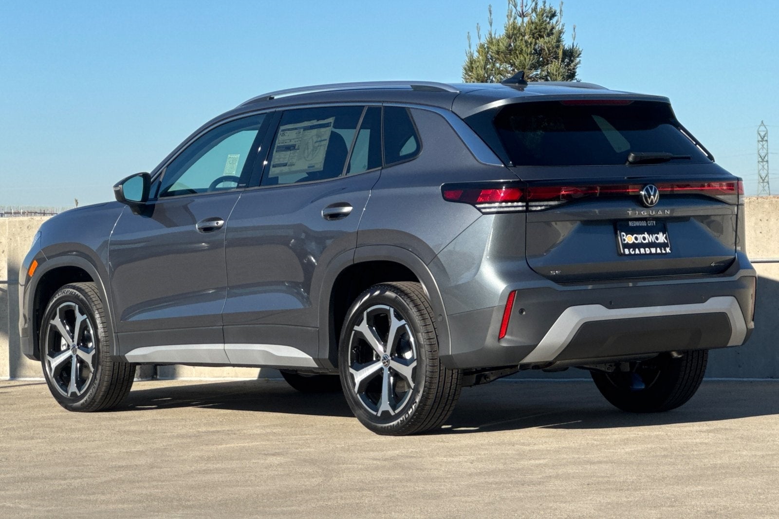 2026 Volkswagen Tiguan 2.0T SE