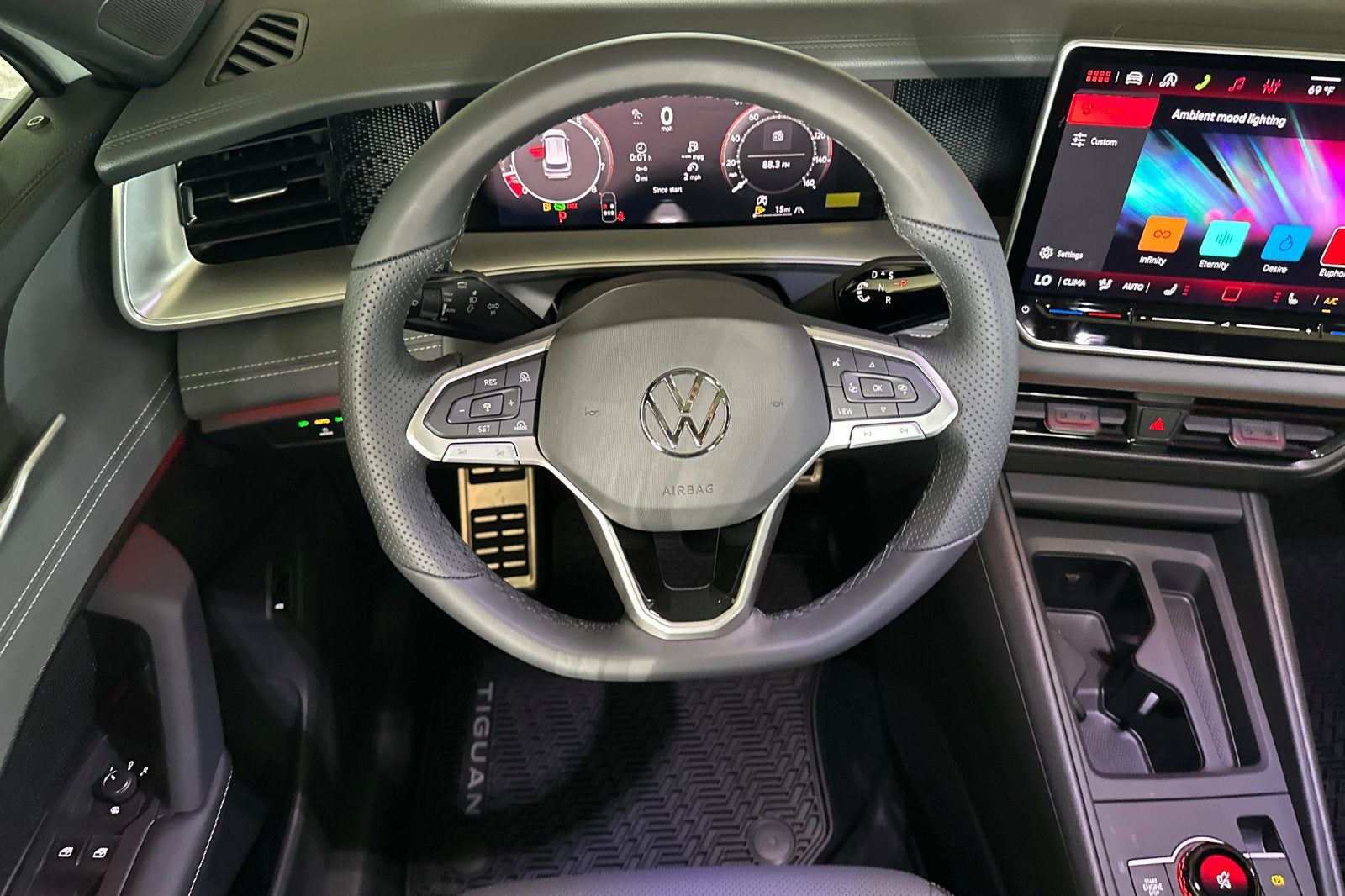2026 Volkswagen Tiguan SE R-Line Black