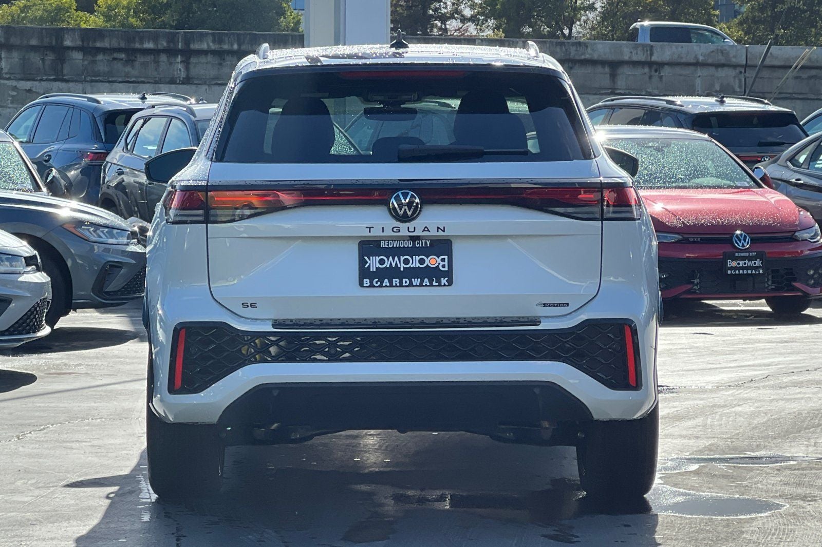 2026 Volkswagen Tiguan 2.0T SE R-Line Black