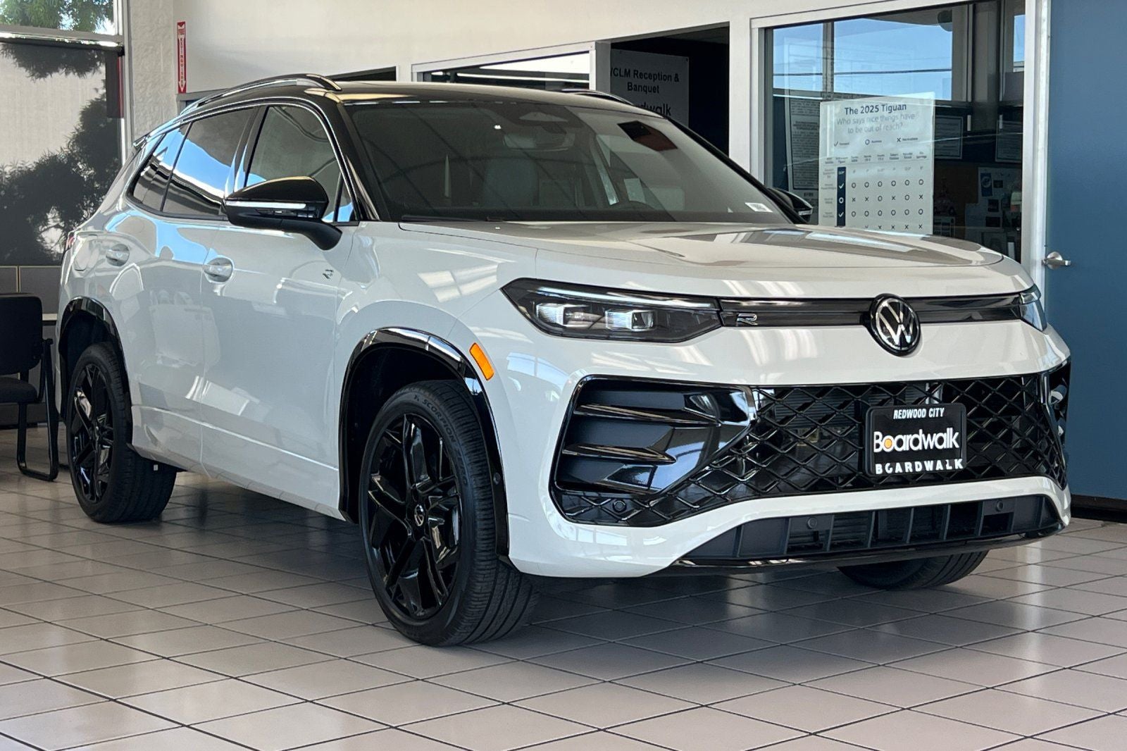 2026 Volkswagen Tiguan 2.0T SE R-Line Black