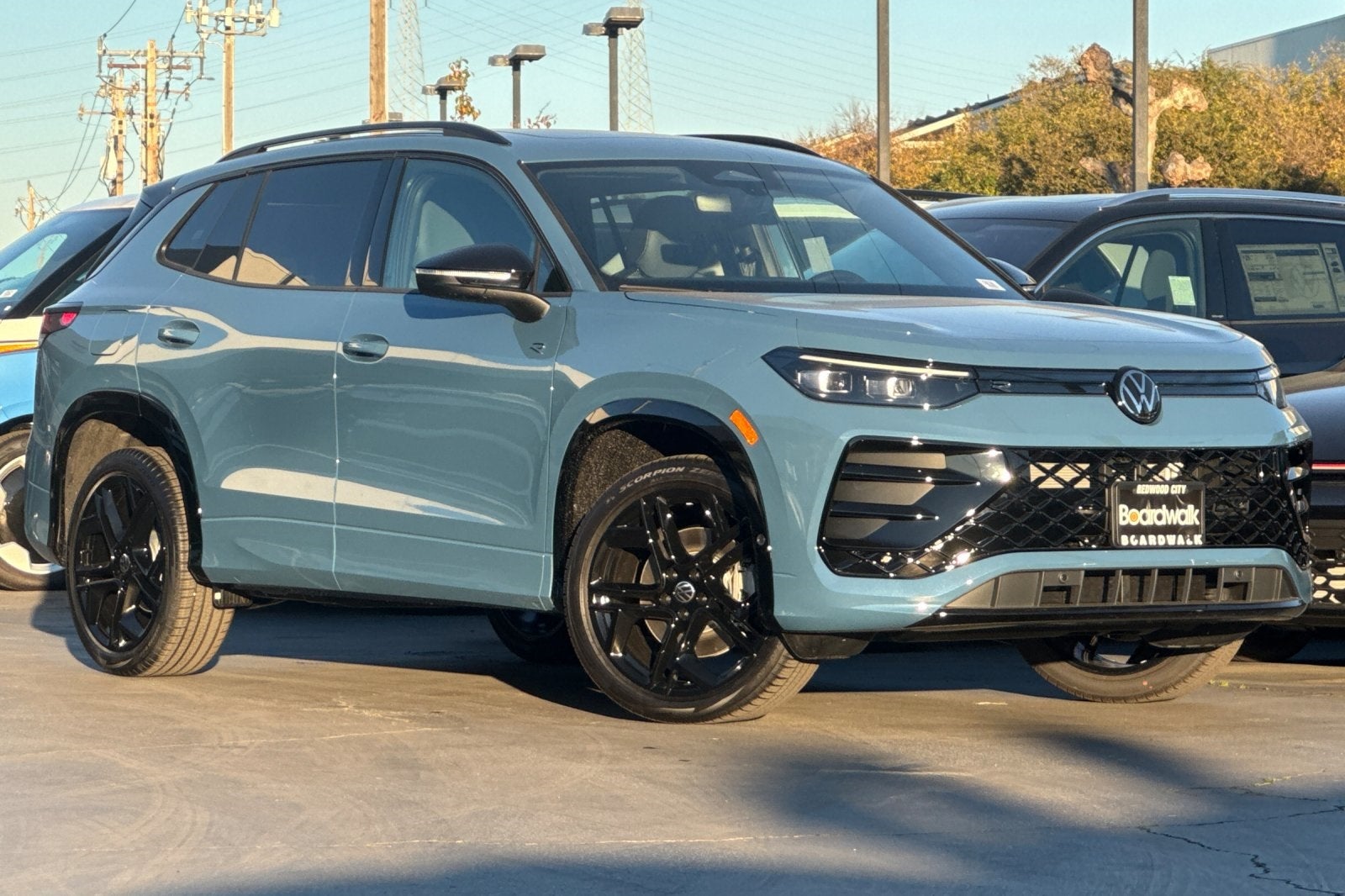 2026 Volkswagen Tiguan 2.0T SE R-Line Black