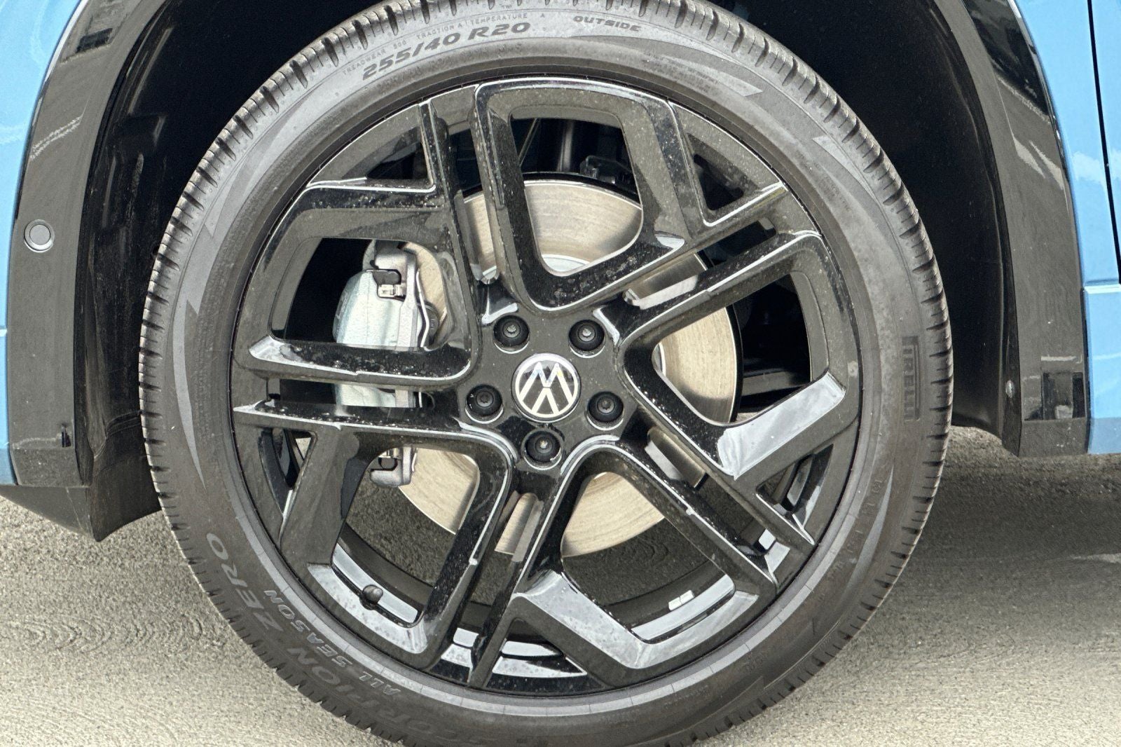2026 Volkswagen Tiguan 2.0T SE R-Line Black