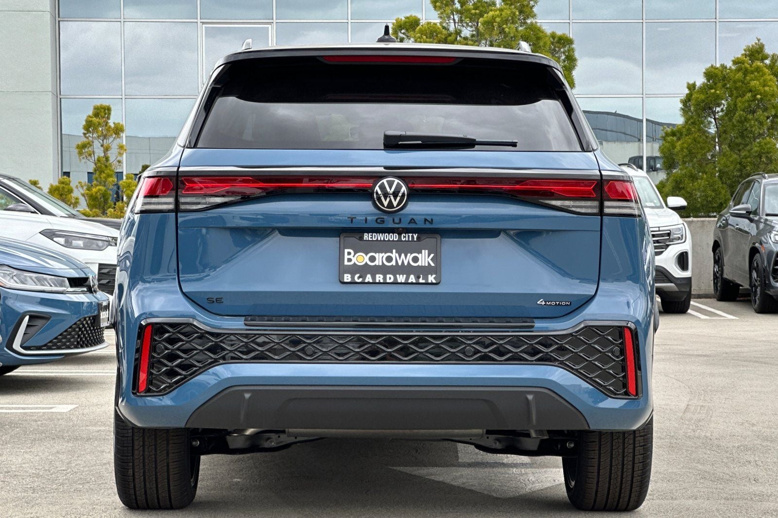 2026 Volkswagen Tiguan 2.0T SE R-Line Black