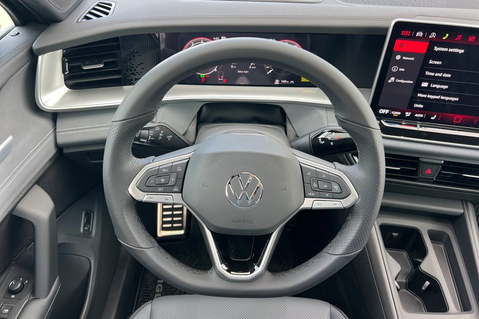2026 Volkswagen Tiguan 2.0T SE R-Line Black