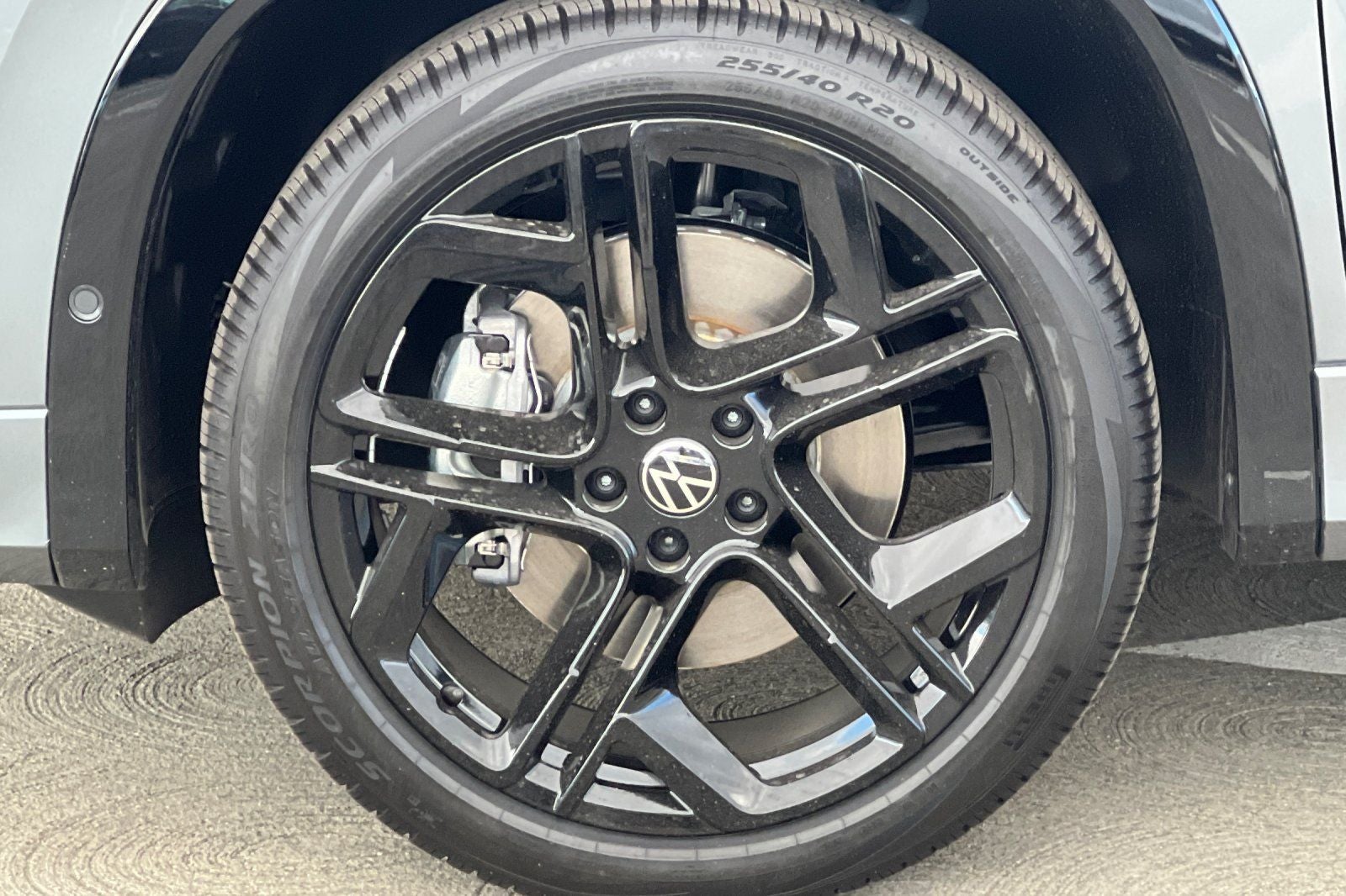 2026 Volkswagen Tiguan 2.0T SE R-Line Black