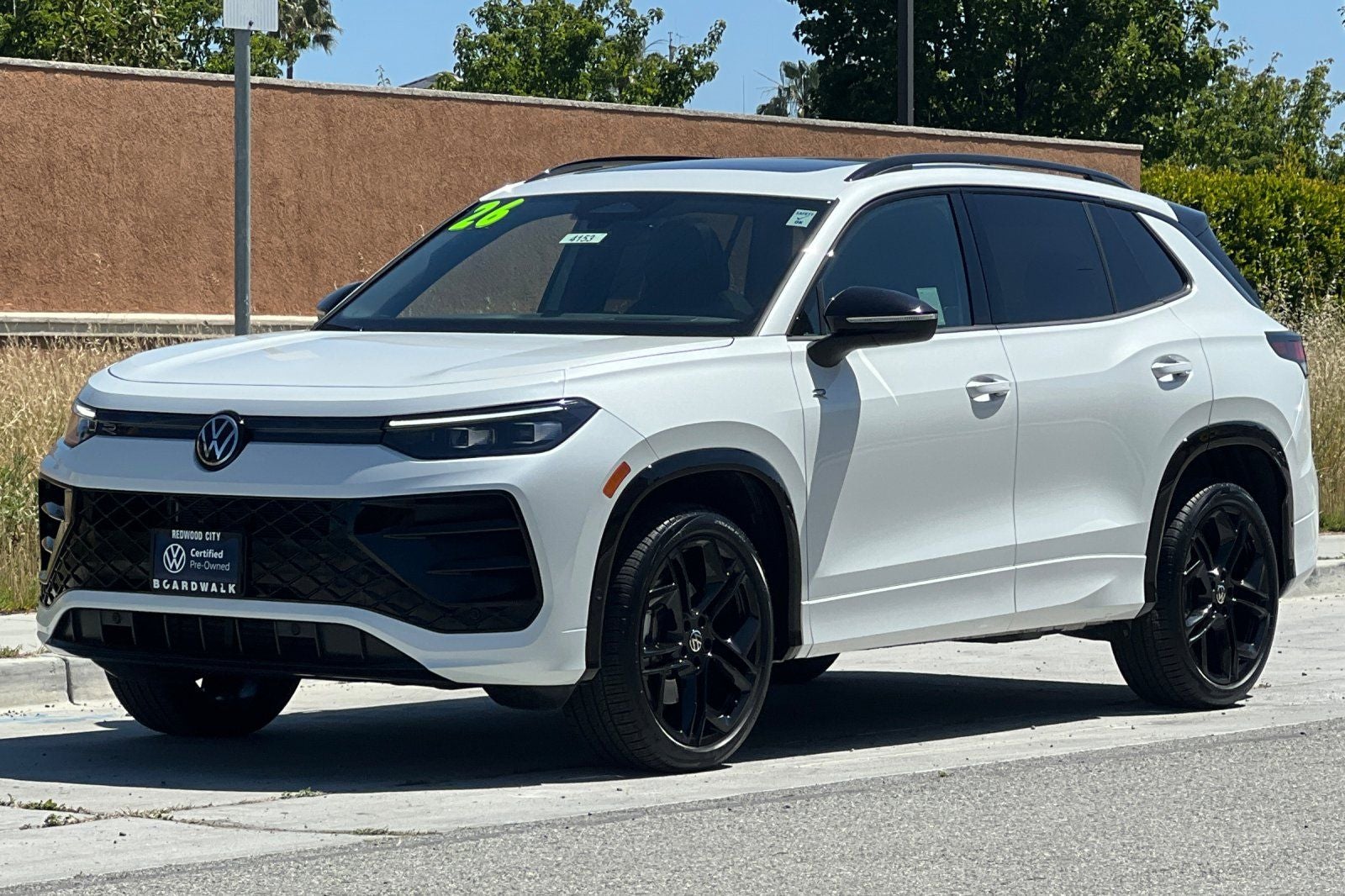 2026 Volkswagen Tiguan 2.0T SE R-Line Black