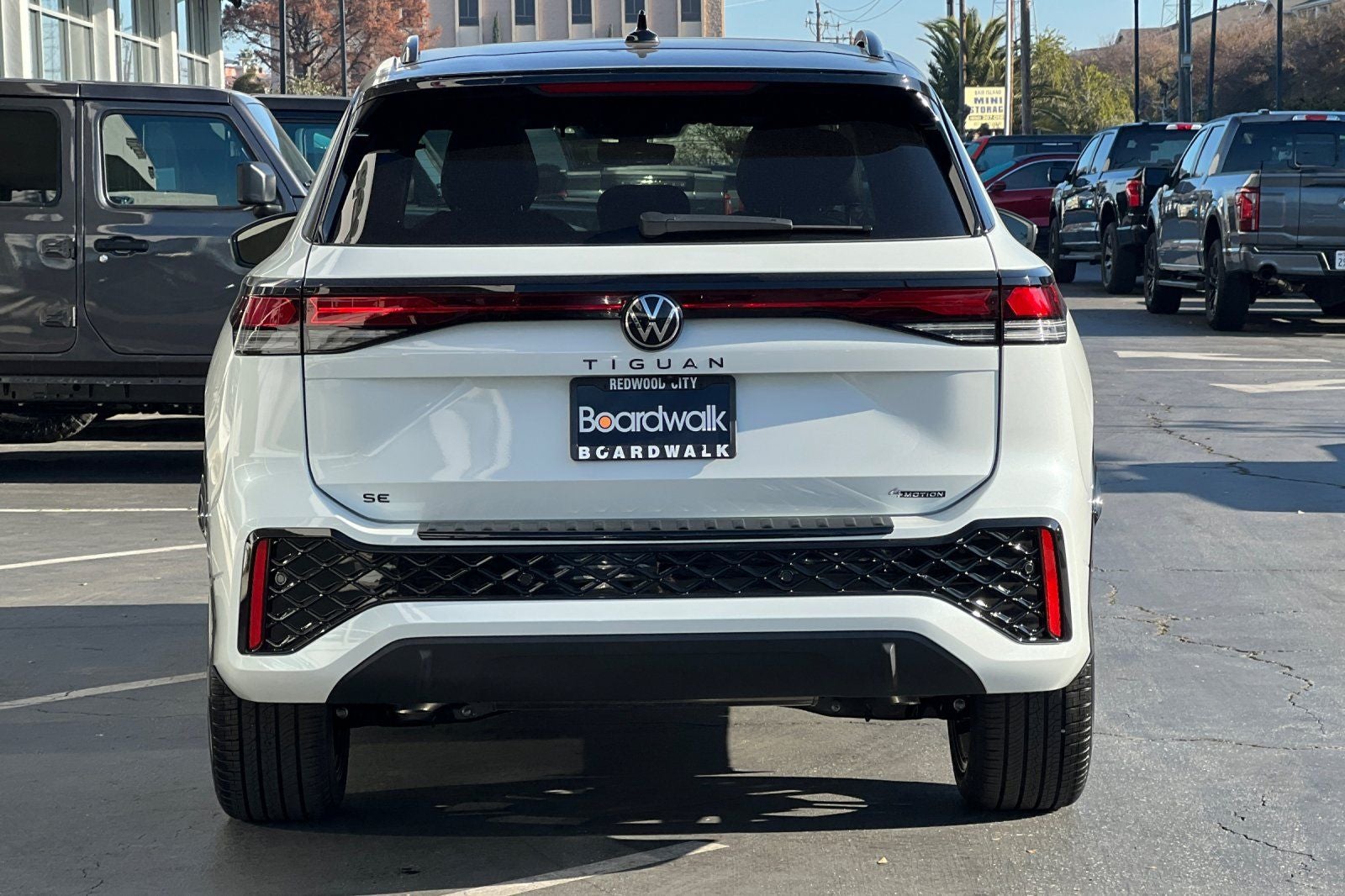 2026 Volkswagen Tiguan 2.0T SE R-Line Black