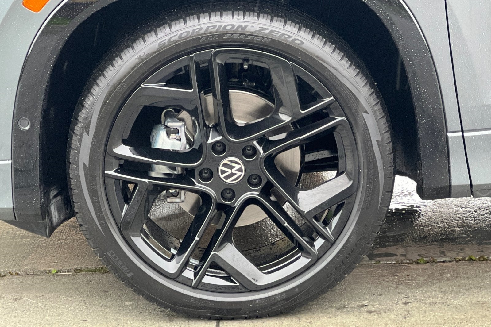 2026 Volkswagen Tiguan 2.0T SE R-Line Black