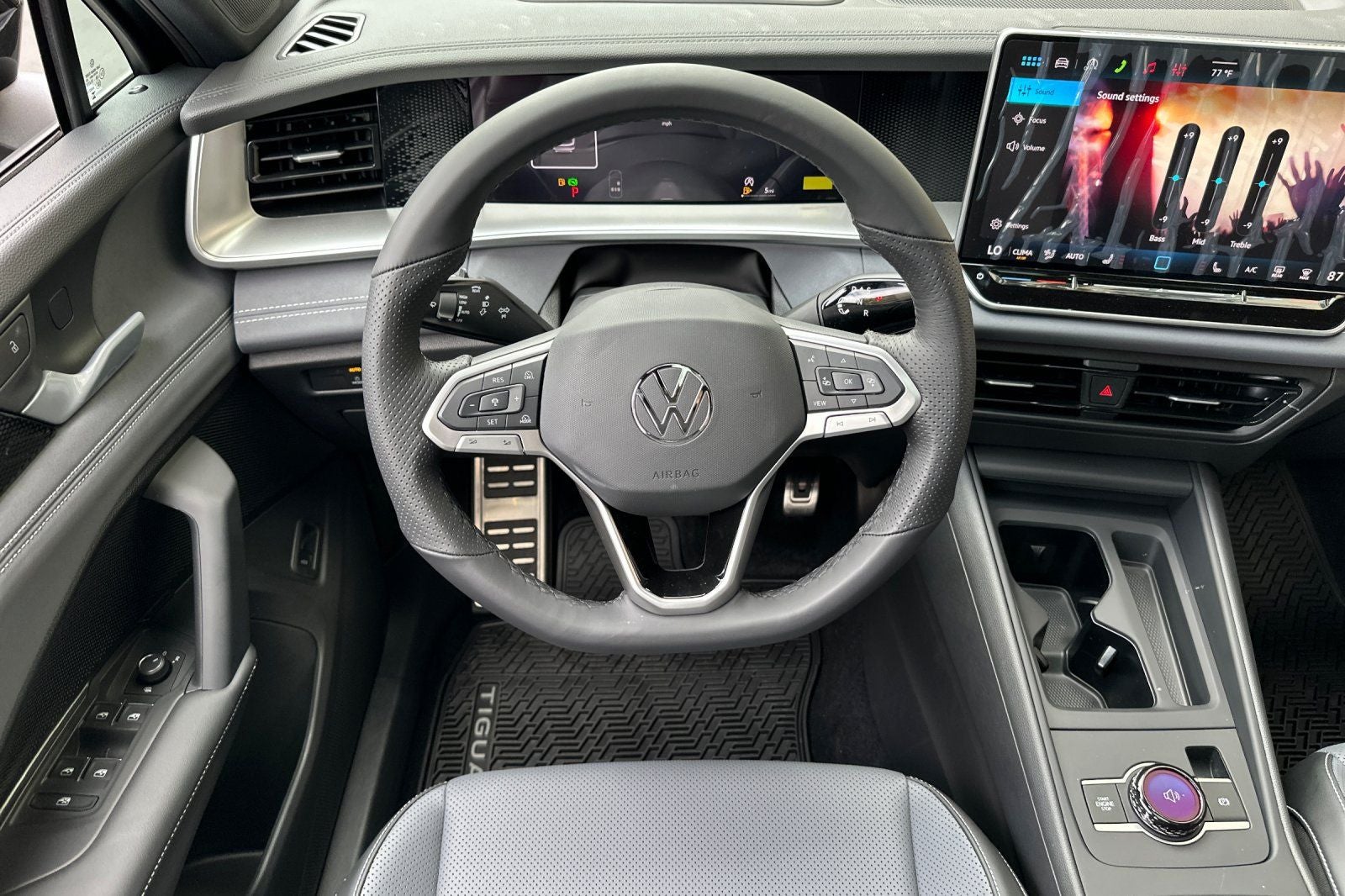 2026 Volkswagen Tiguan 2.0T SE R-Line Black