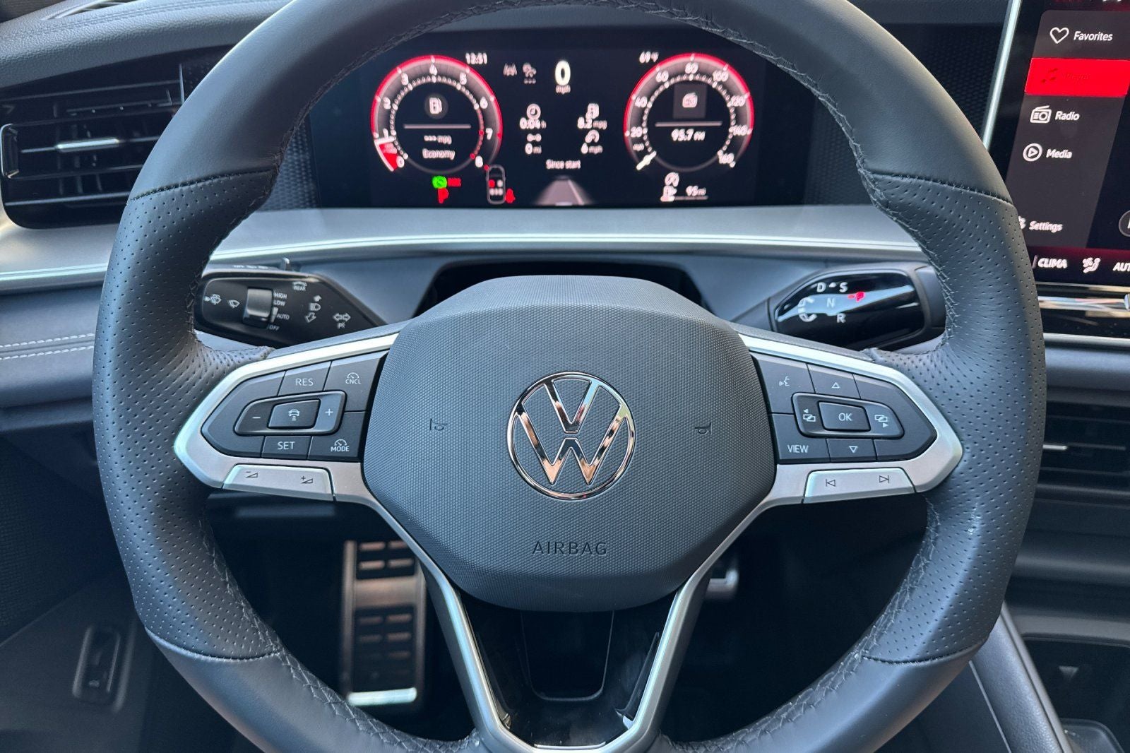 2026 Volkswagen Tiguan 2.0T SE R-Line Black