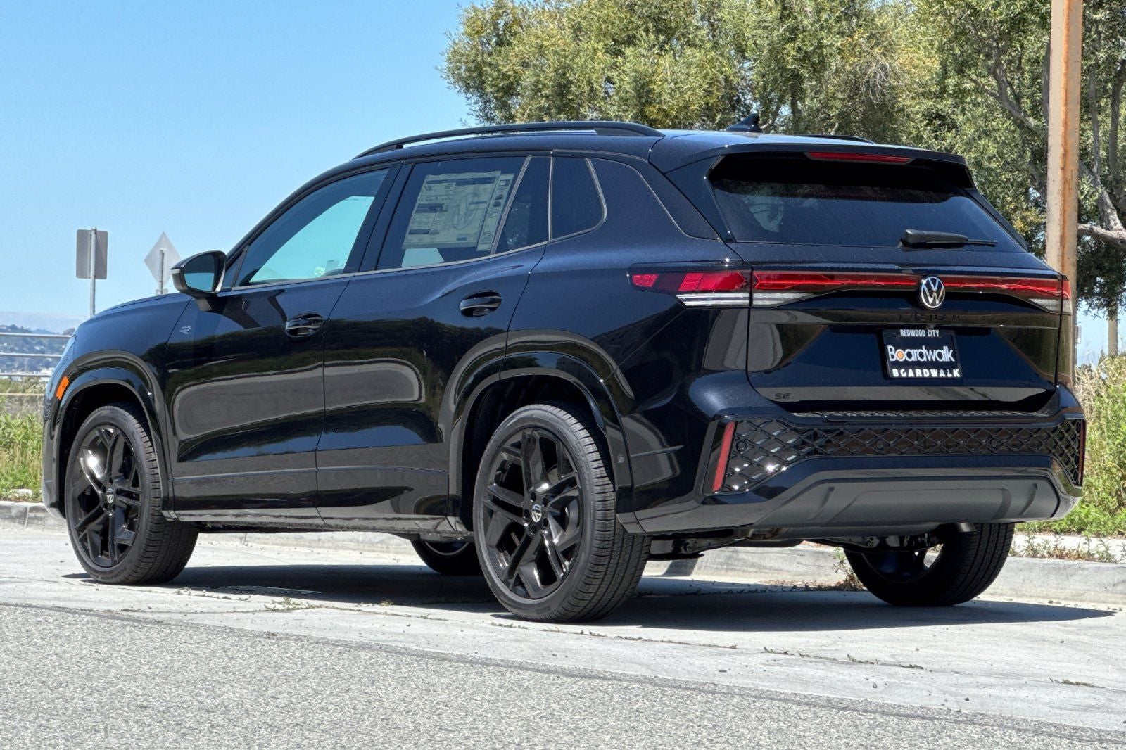 2026 Volkswagen Tiguan 2.0T SE R-Line Black