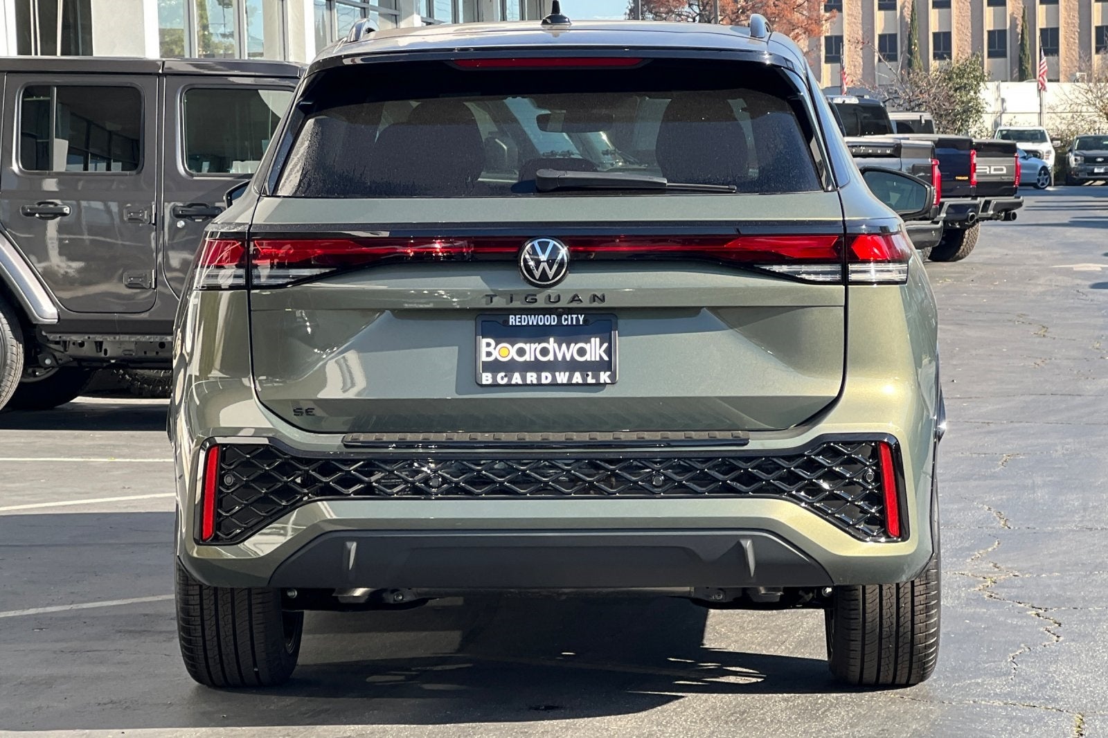 2026 Volkswagen Tiguan 2.0T SE R-Line Black