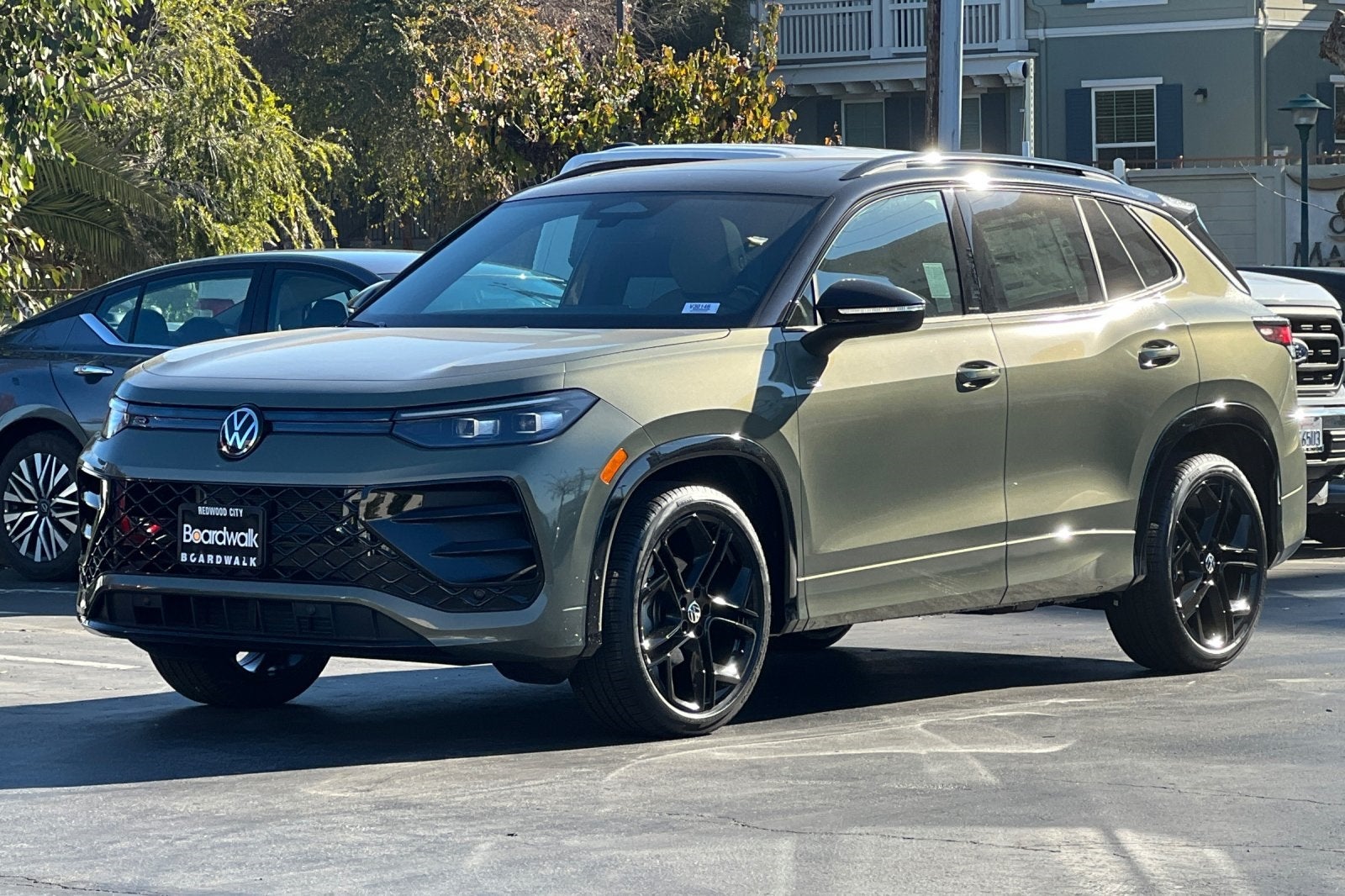 2026 Volkswagen Tiguan 2.0T SE R-Line Black