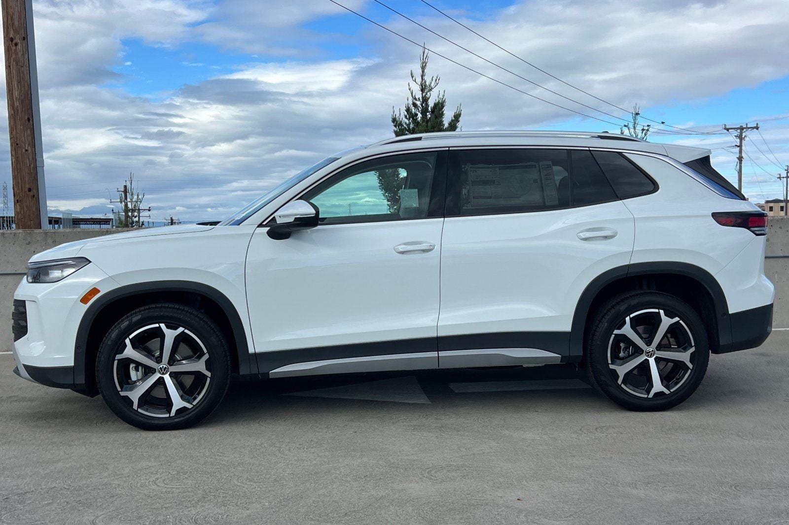 2026 Volkswagen Tiguan 2.0T SE