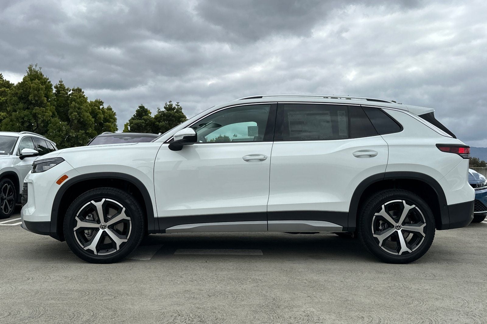 2026 Volkswagen Tiguan 2.0T SE