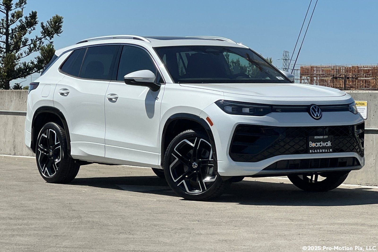2026 Volkswagen Tiguan 2.0T SEL R-Line