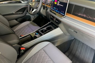 2026 Volkswagen Tiguan 2.0T SEL R-Line