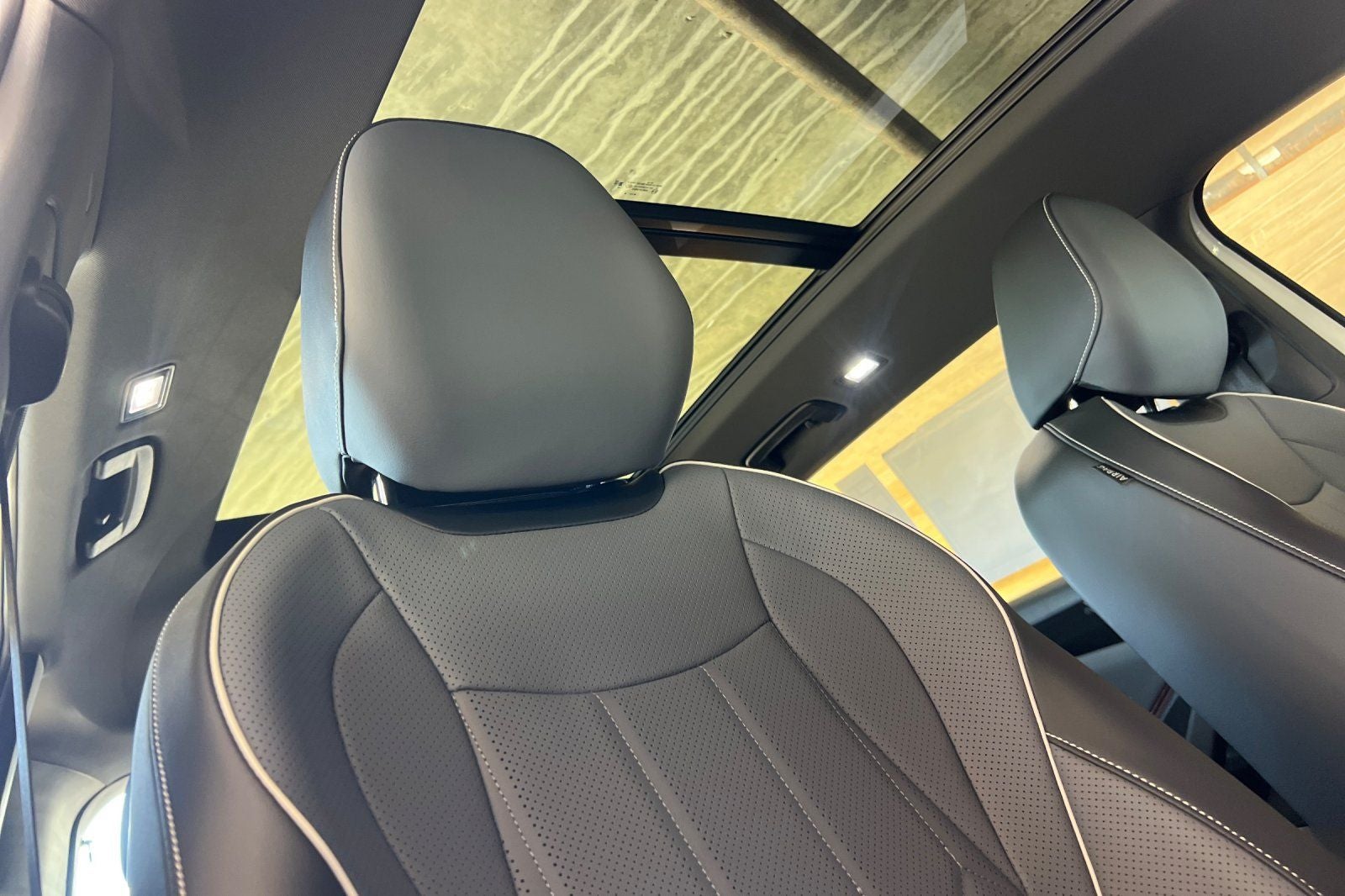 2026 Volkswagen Tiguan 2.0T SEL R-Line