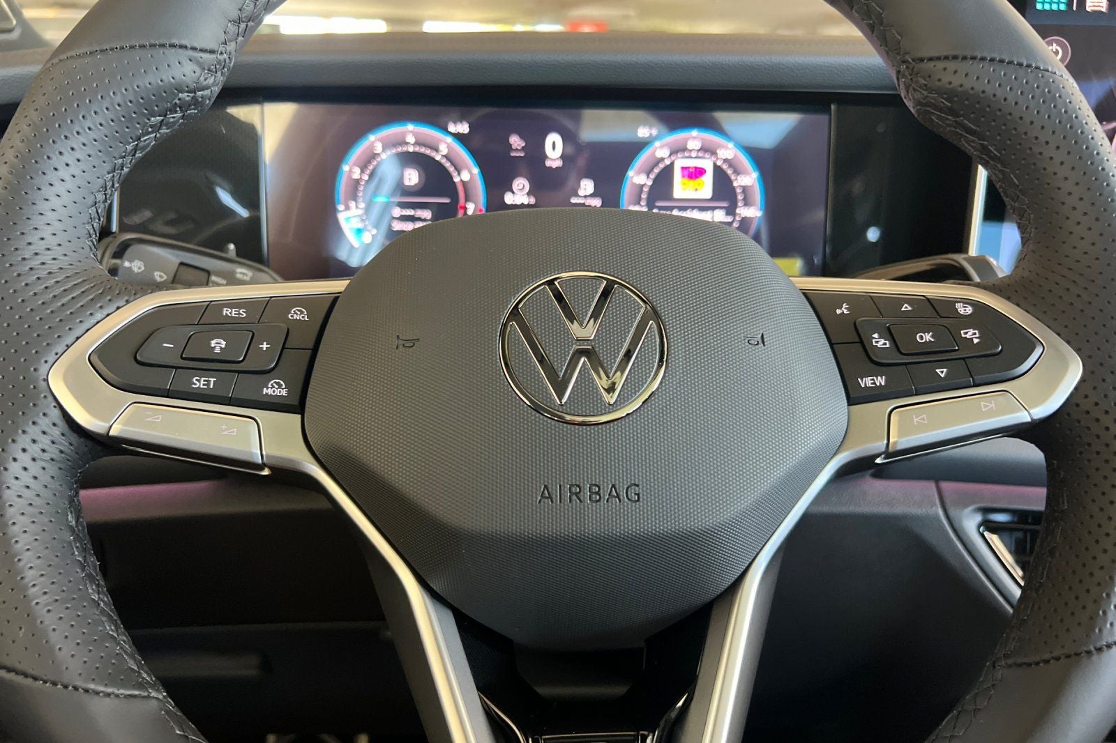 2026 Volkswagen Tiguan 2.0T SEL R-Line