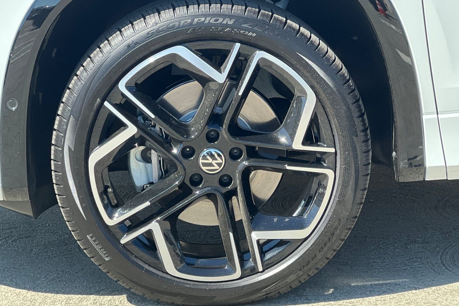 2026 Volkswagen Tiguan 2.0T SEL R-Line
