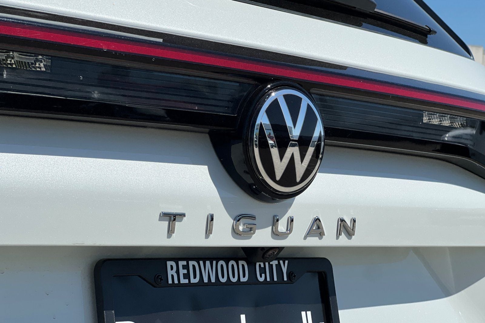 2026 Volkswagen Tiguan 2.0T SEL R-Line