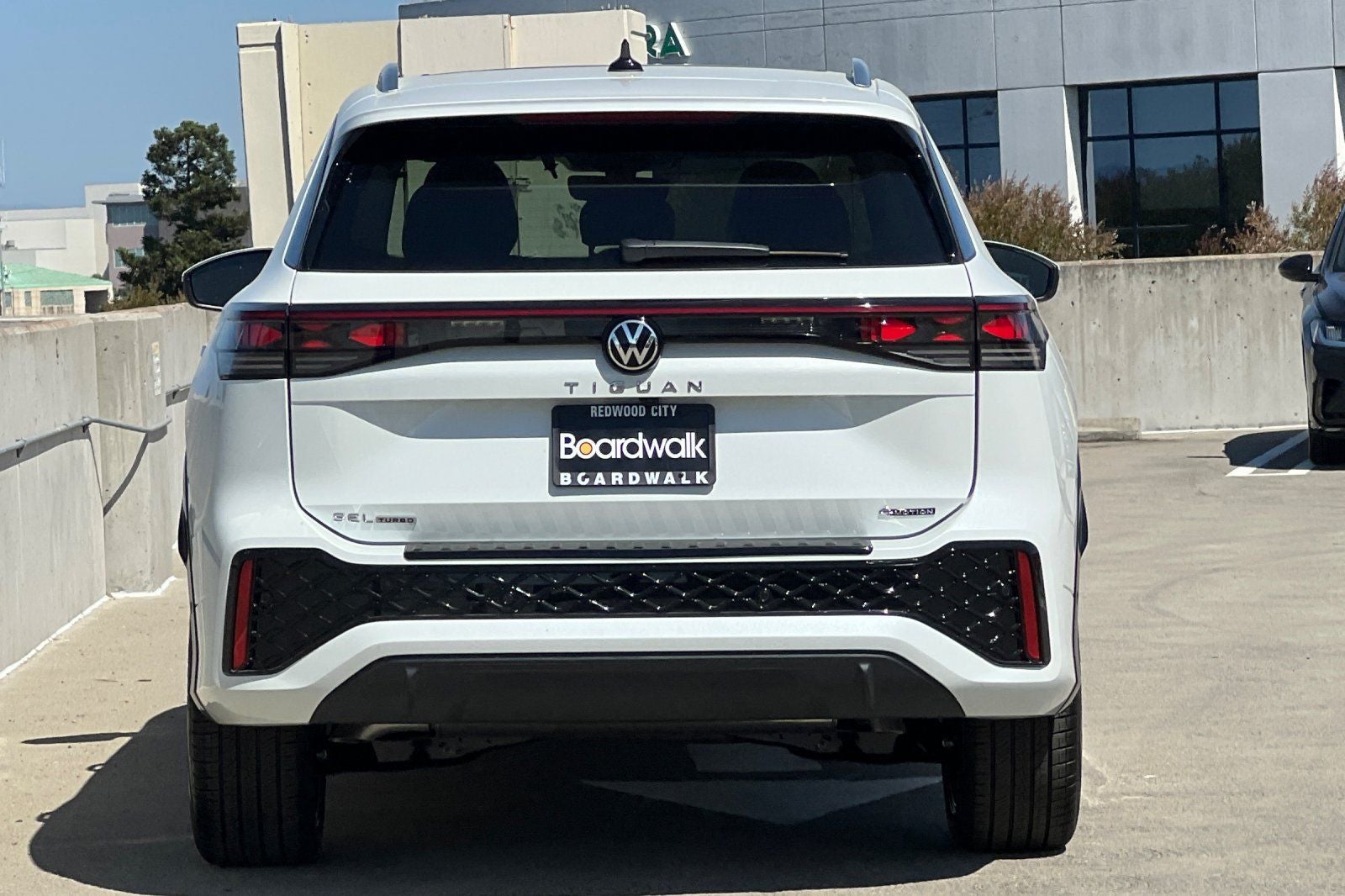 2026 Volkswagen Tiguan 2.0T SEL R-Line