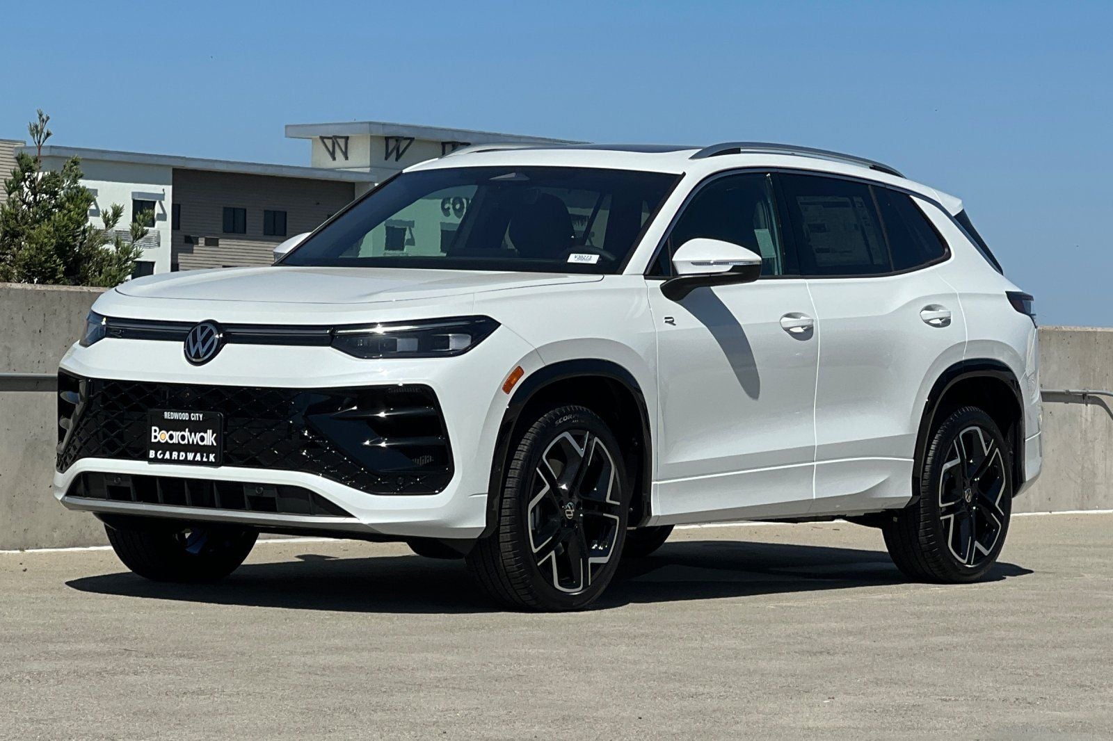 2026 Volkswagen Tiguan 2.0T SEL R-Line