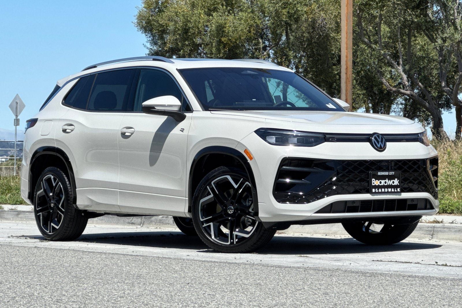 2026 Volkswagen Tiguan 2.0T SEL R-Line Turbo