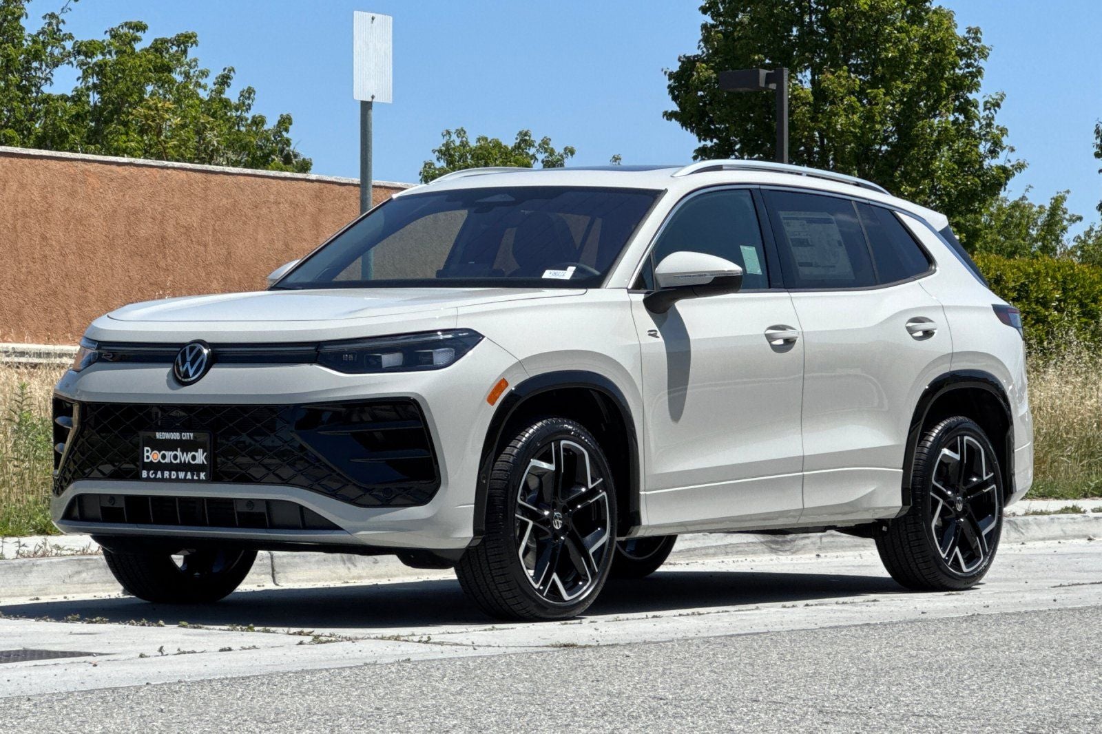2026 Volkswagen Tiguan 2.0T SEL R-Line Turbo