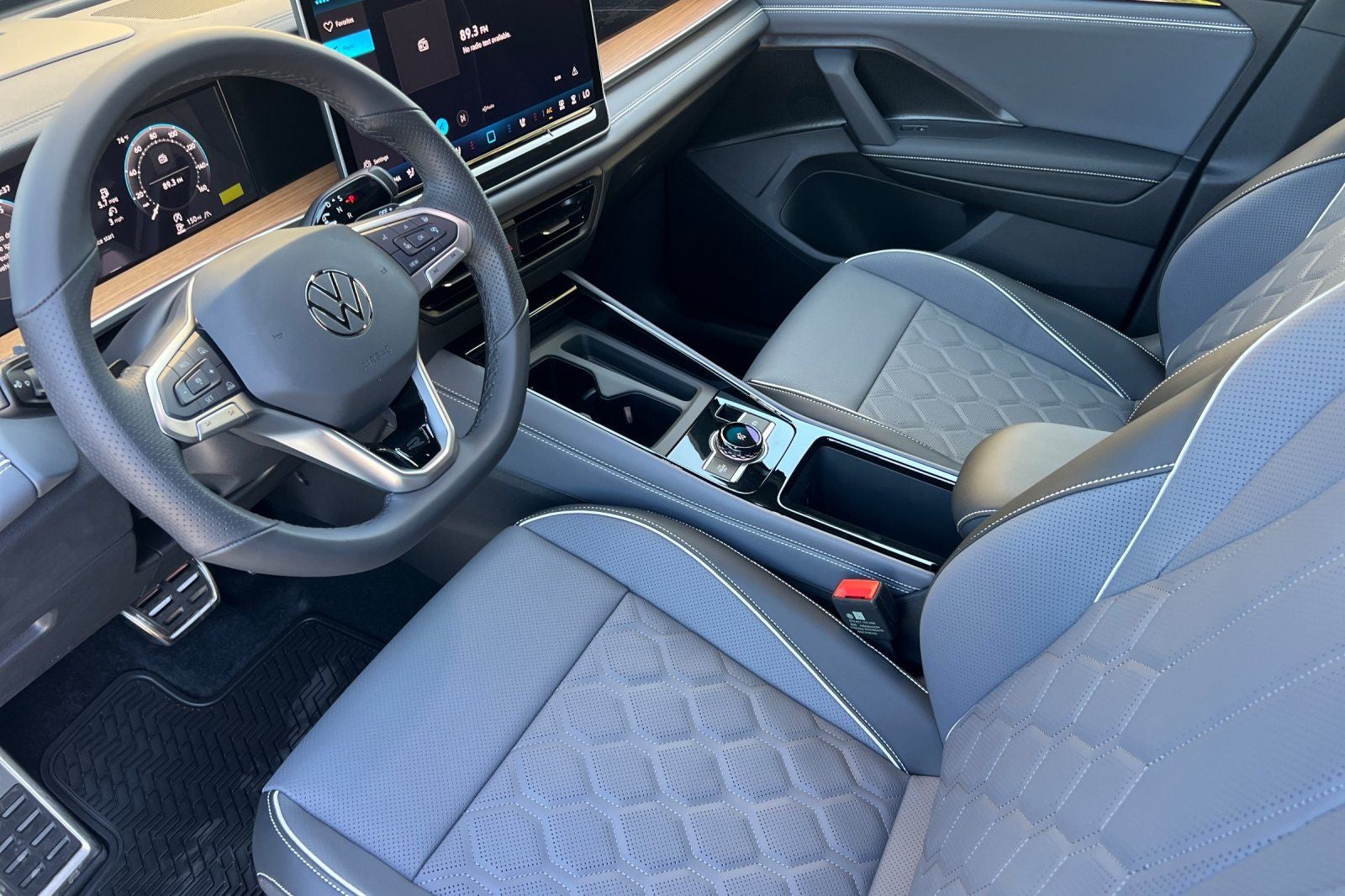 2026 Volkswagen Tiguan 2.0T SEL R-Line Turbo