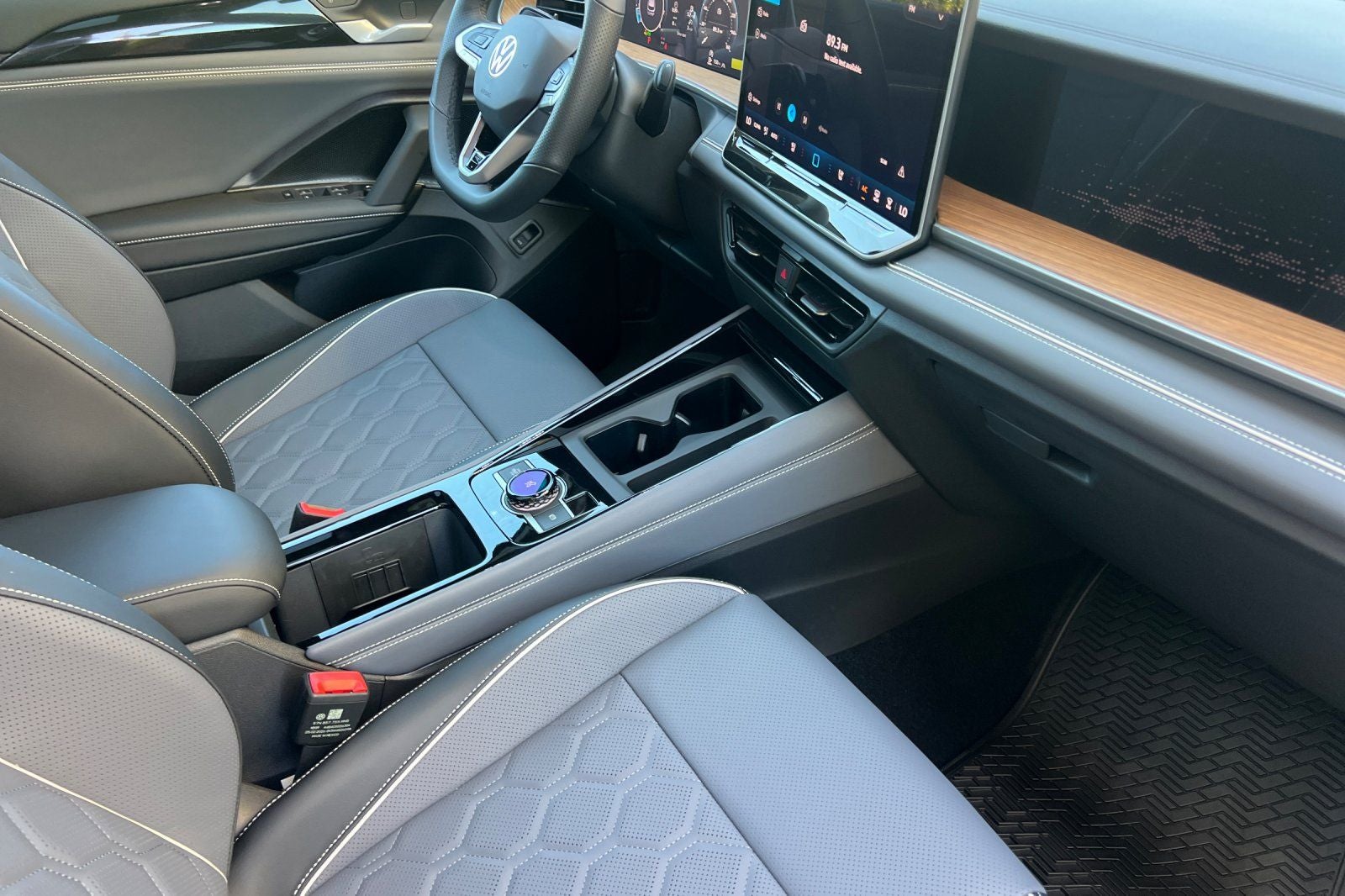 2026 Volkswagen Tiguan 2.0T SEL R-Line Turbo