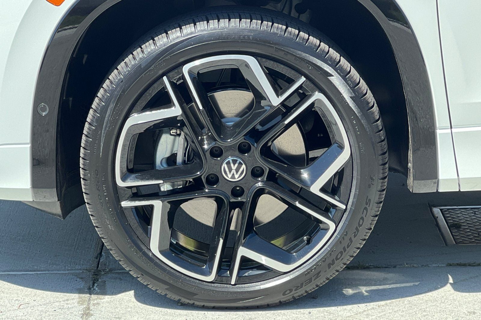 2026 Volkswagen Tiguan 2.0T SEL R-Line Turbo