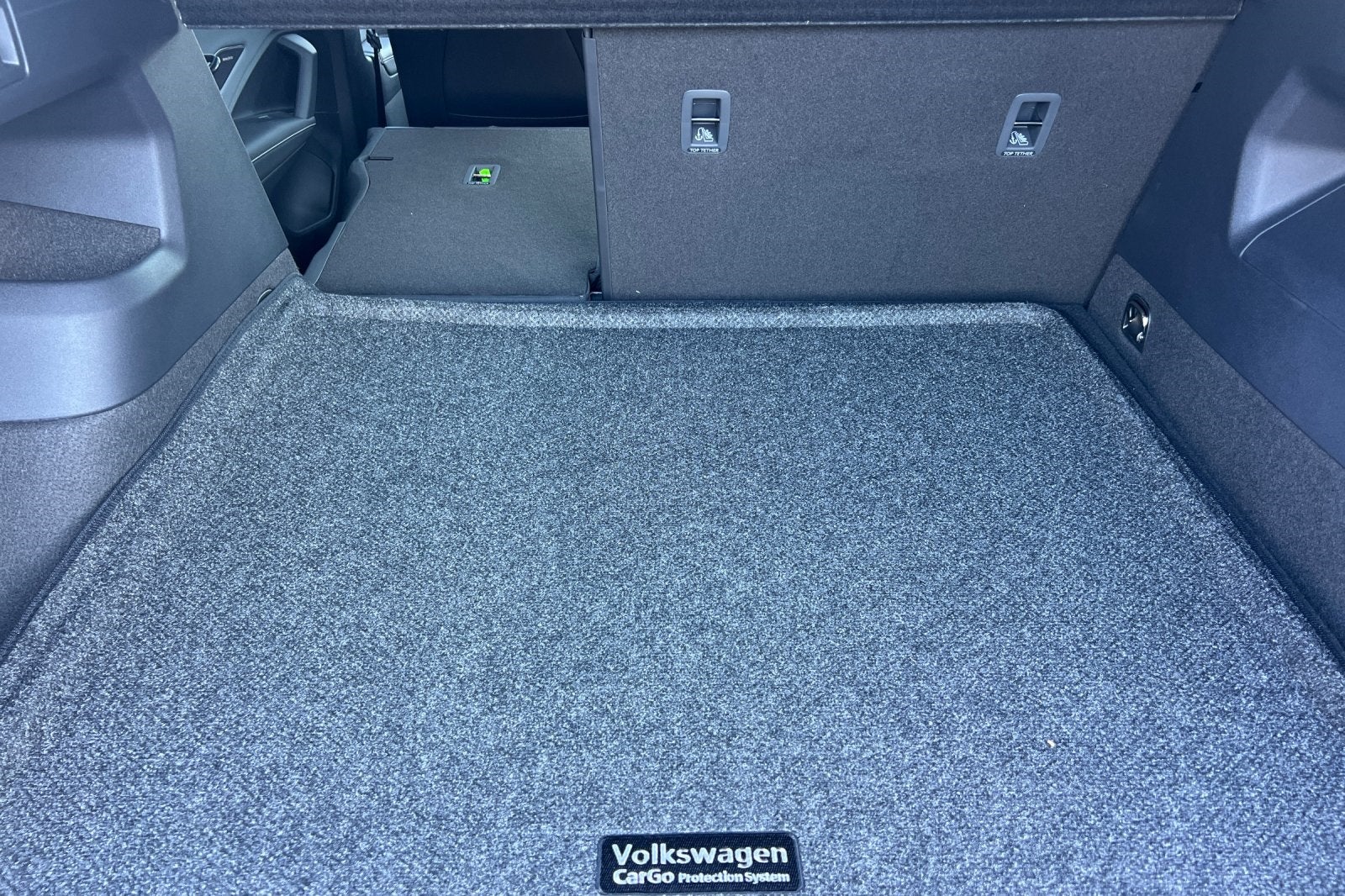 2026 Volkswagen Tiguan 2.0T SEL R-Line