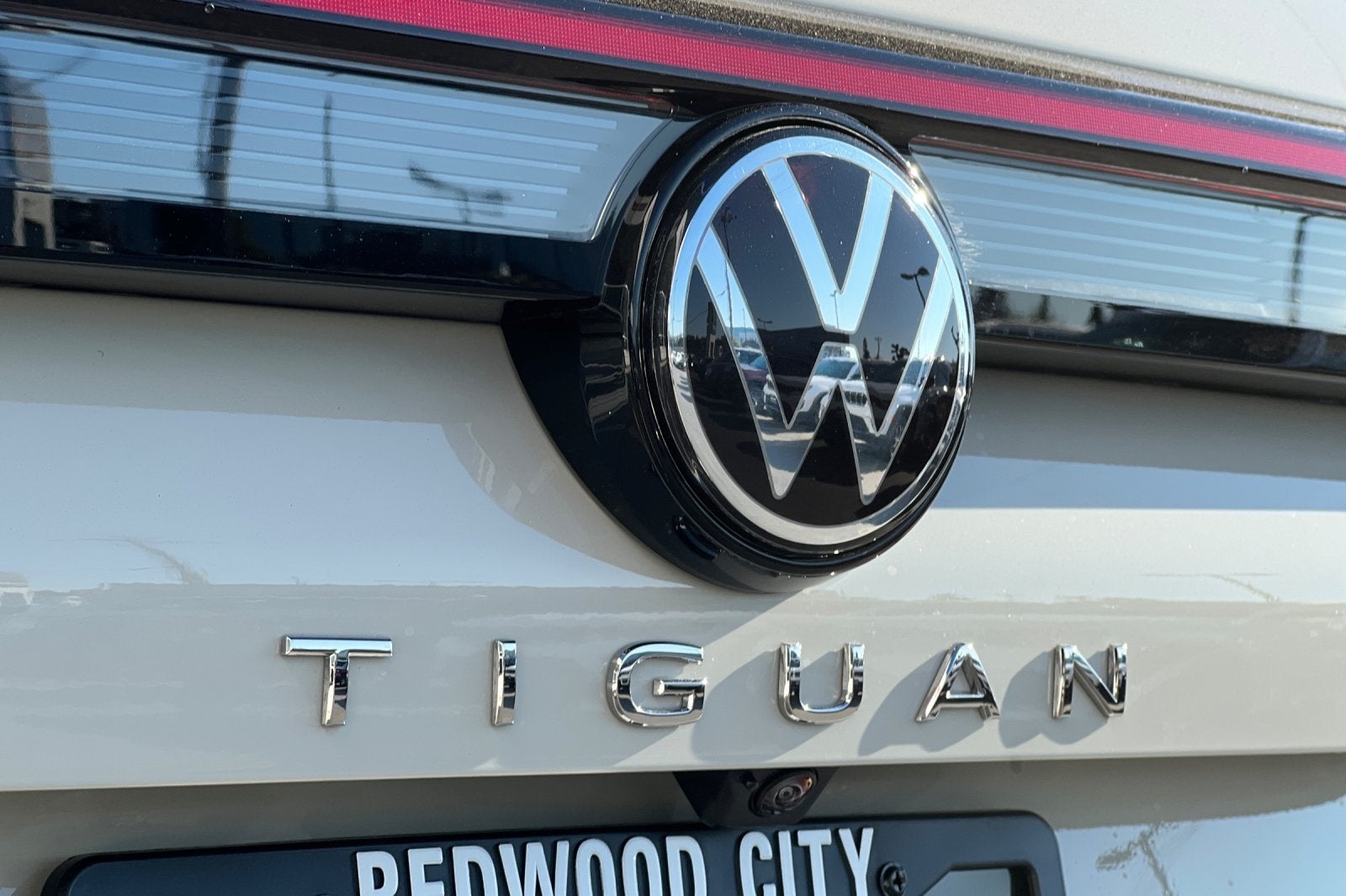 2026 Volkswagen Tiguan 2.0T SEL R-Line