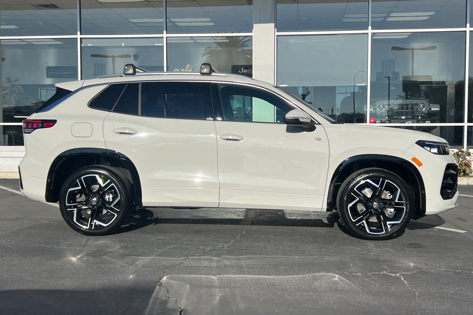 2026 Volkswagen Tiguan 2.0T SEL R-Line