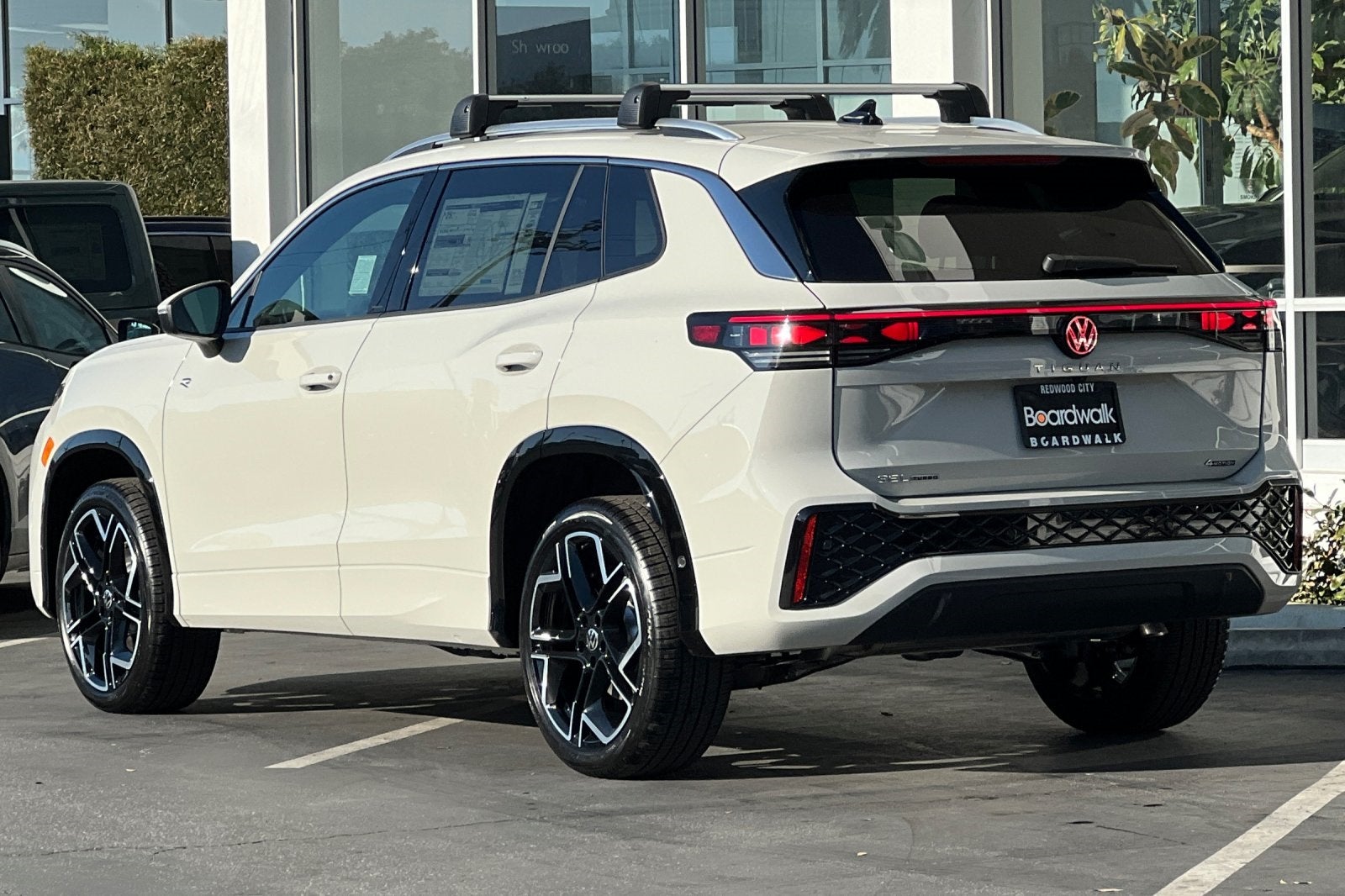 2026 Volkswagen Tiguan 2.0T SEL R-Line