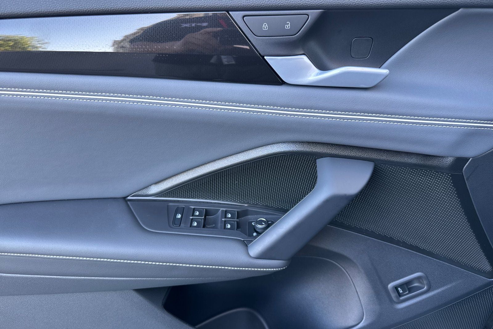 2026 Volkswagen Tiguan 2.0T SEL R-Line