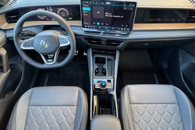 2026 Volkswagen Tiguan 2.0T SEL R-Line