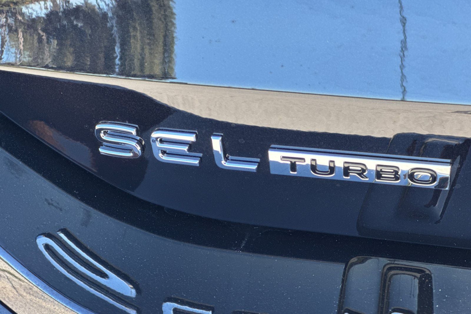 2026 Volkswagen Tiguan 2.0T SEL R-Line