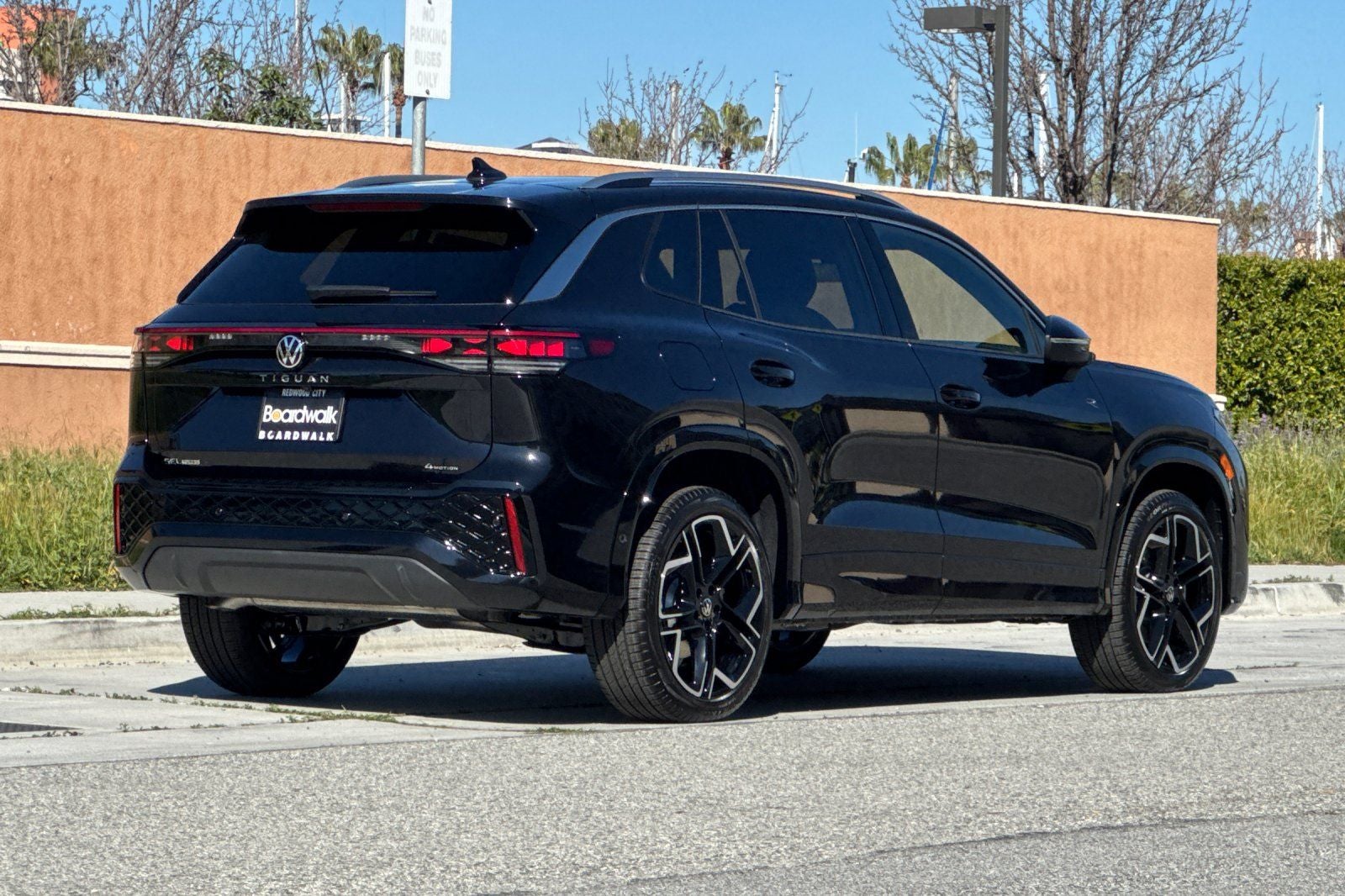 2026 Volkswagen Tiguan 2.0T SEL R-Line