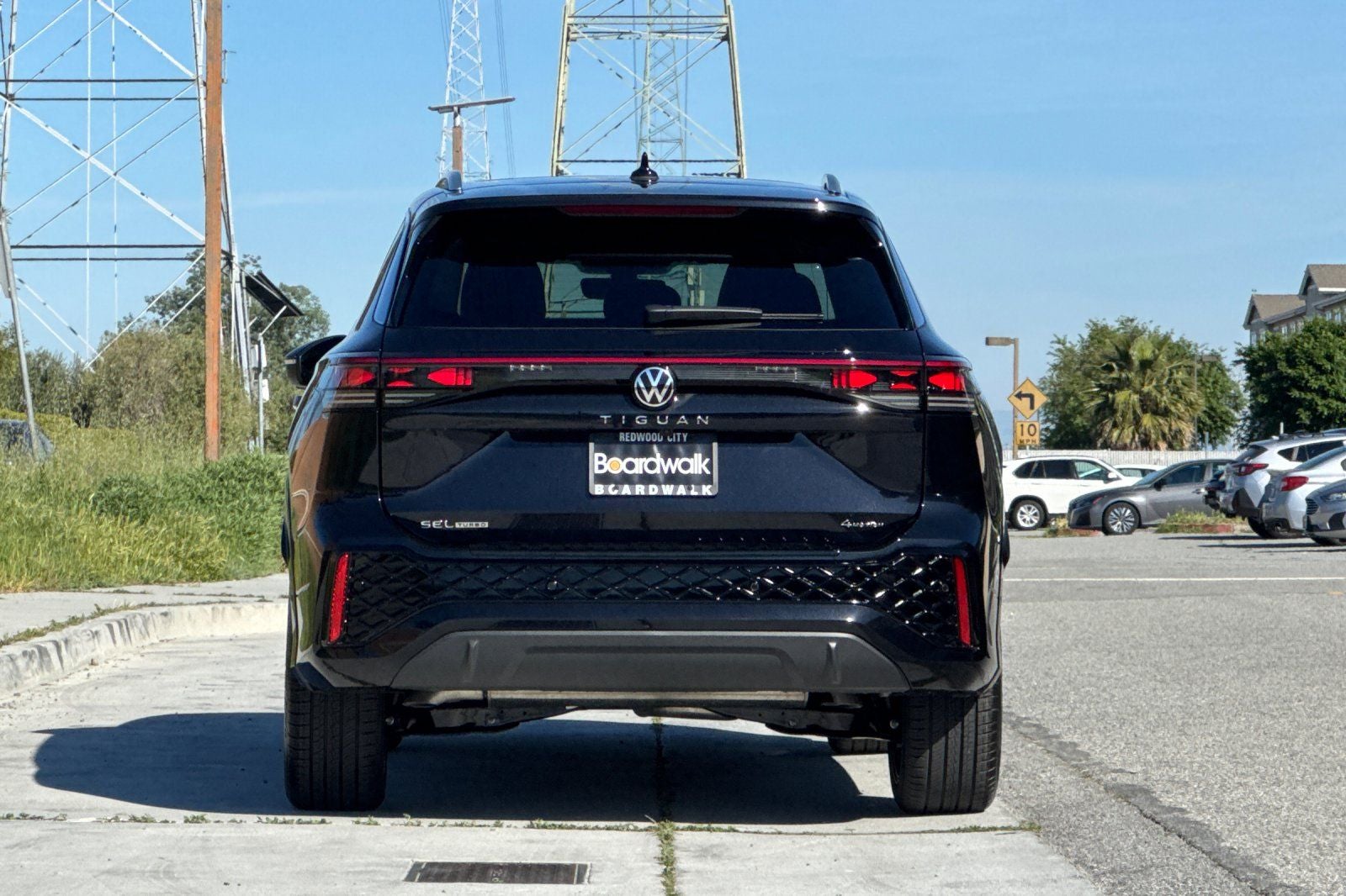 2026 Volkswagen Tiguan 2.0T SEL R-Line