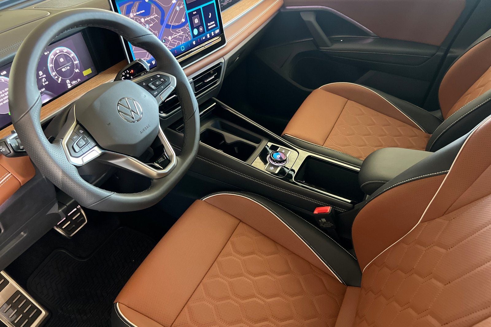 2026 Volkswagen Tiguan 2.0T SEL R-Line