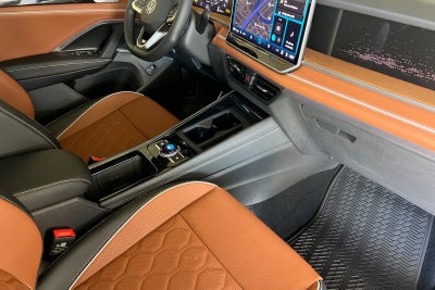 2026 Volkswagen Tiguan 2.0T SEL R-Line