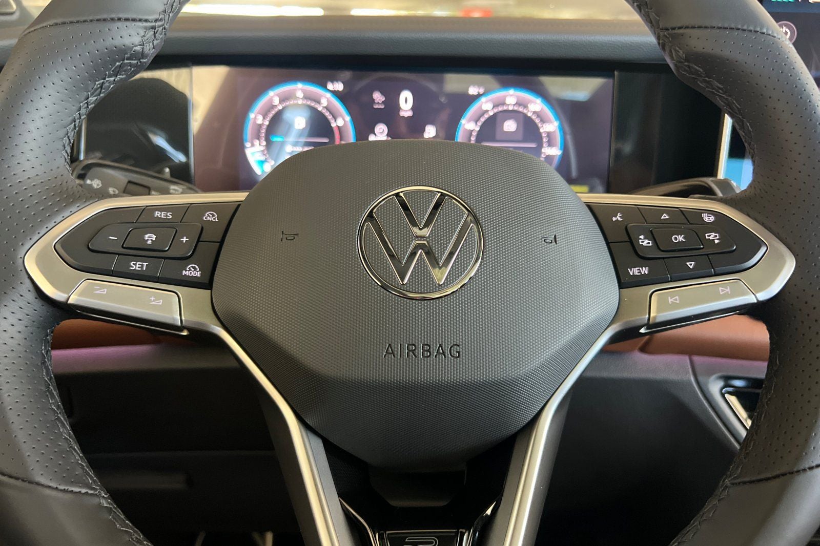 2026 Volkswagen Tiguan 2.0T SEL R-Line