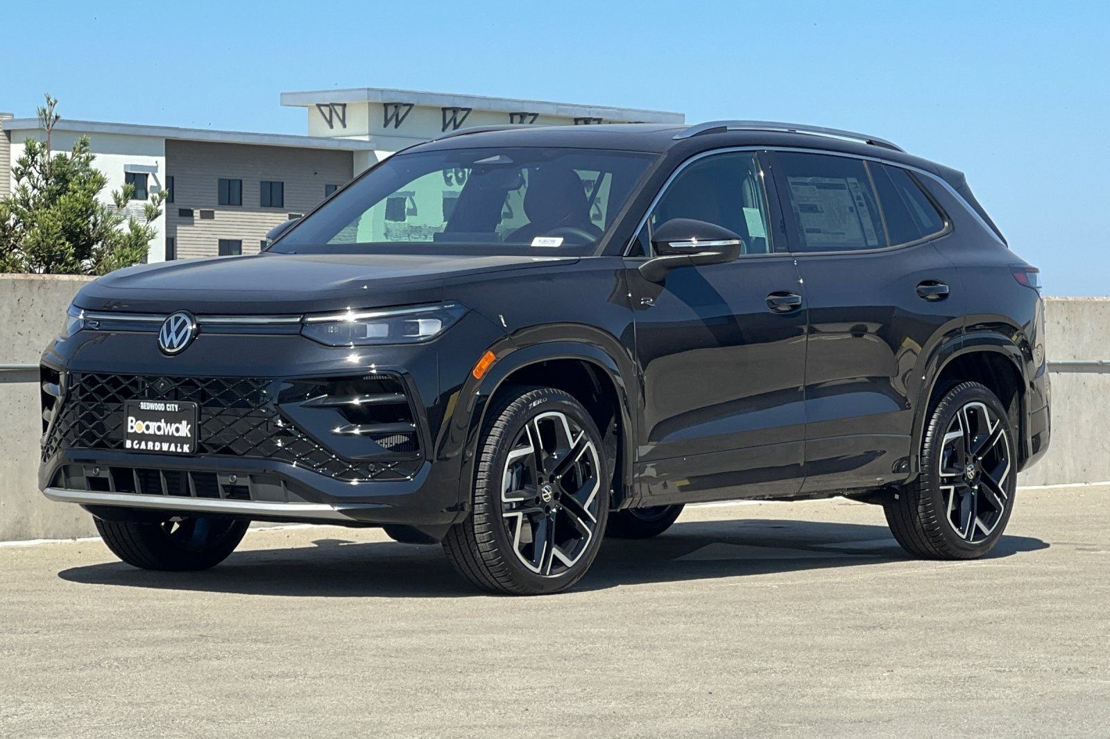 2026 Volkswagen Tiguan 2.0T SEL R-Line