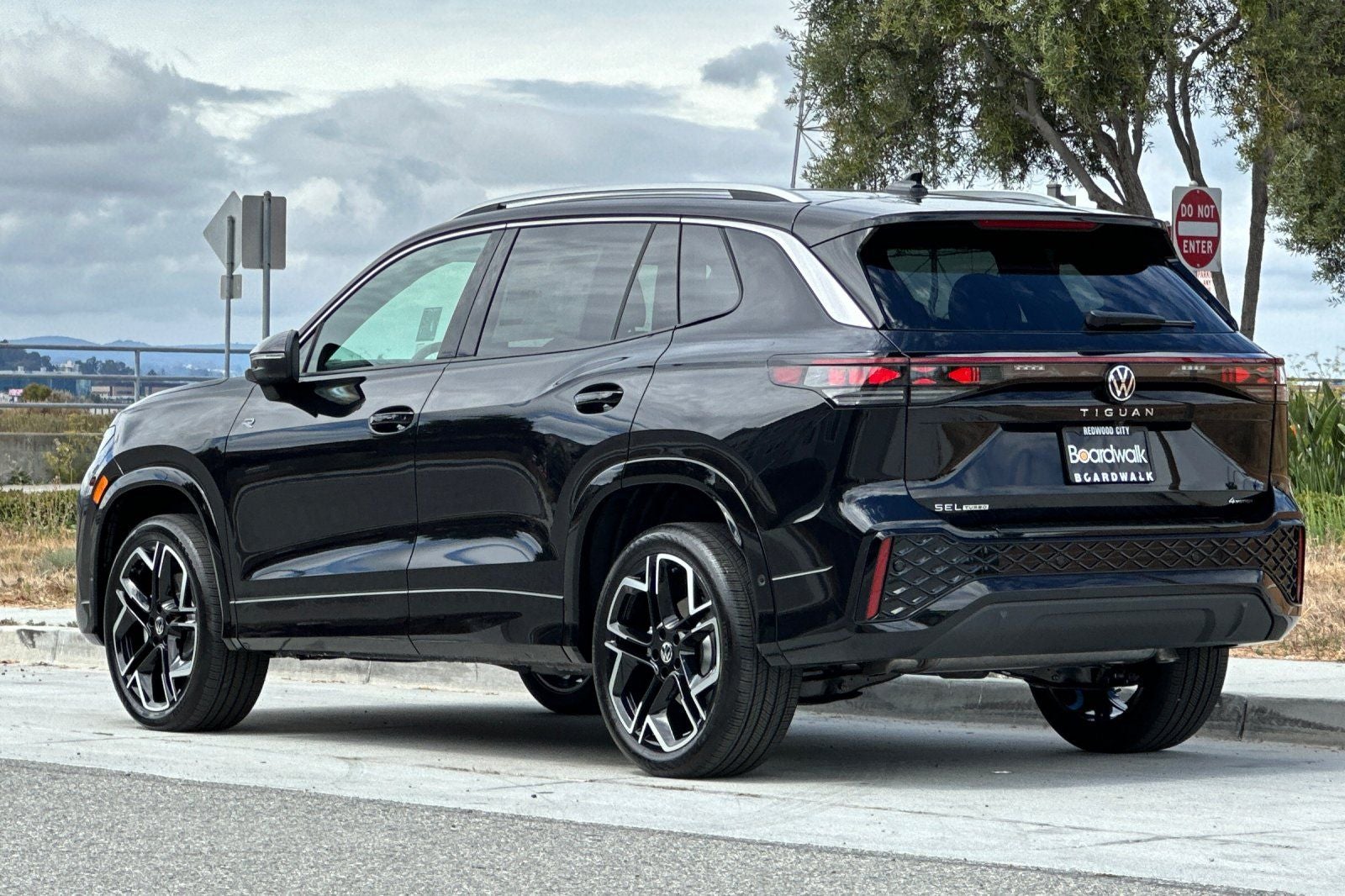 2026 Volkswagen Tiguan 2.0T SEL R-Line Turbo