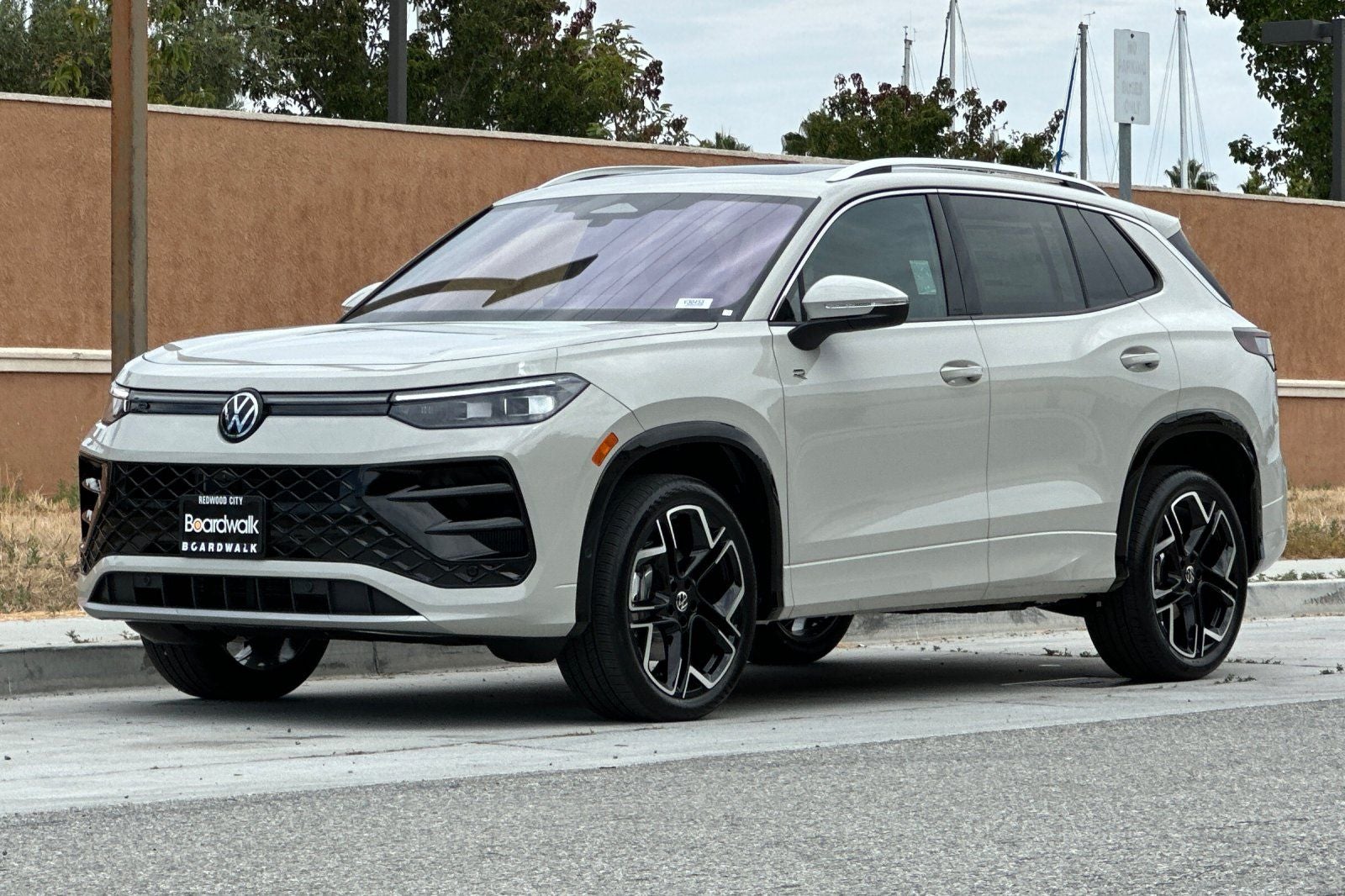 2026 Volkswagen Tiguan 2.0T SEL R-Line Turbo