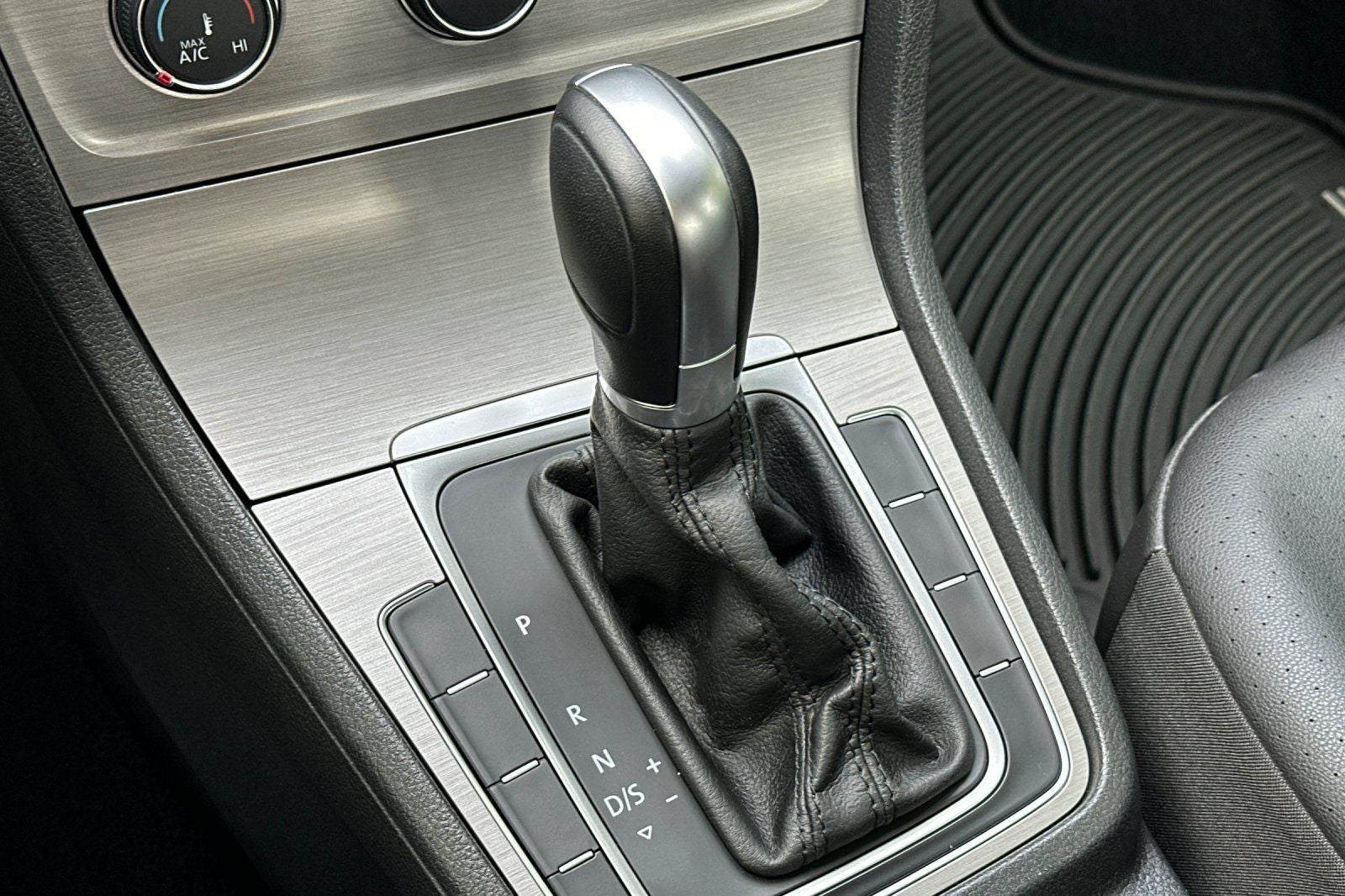 2015 Volkswagen Golf TSI S 4-Door