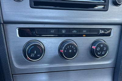 2015 Volkswagen Golf SportWagen Base